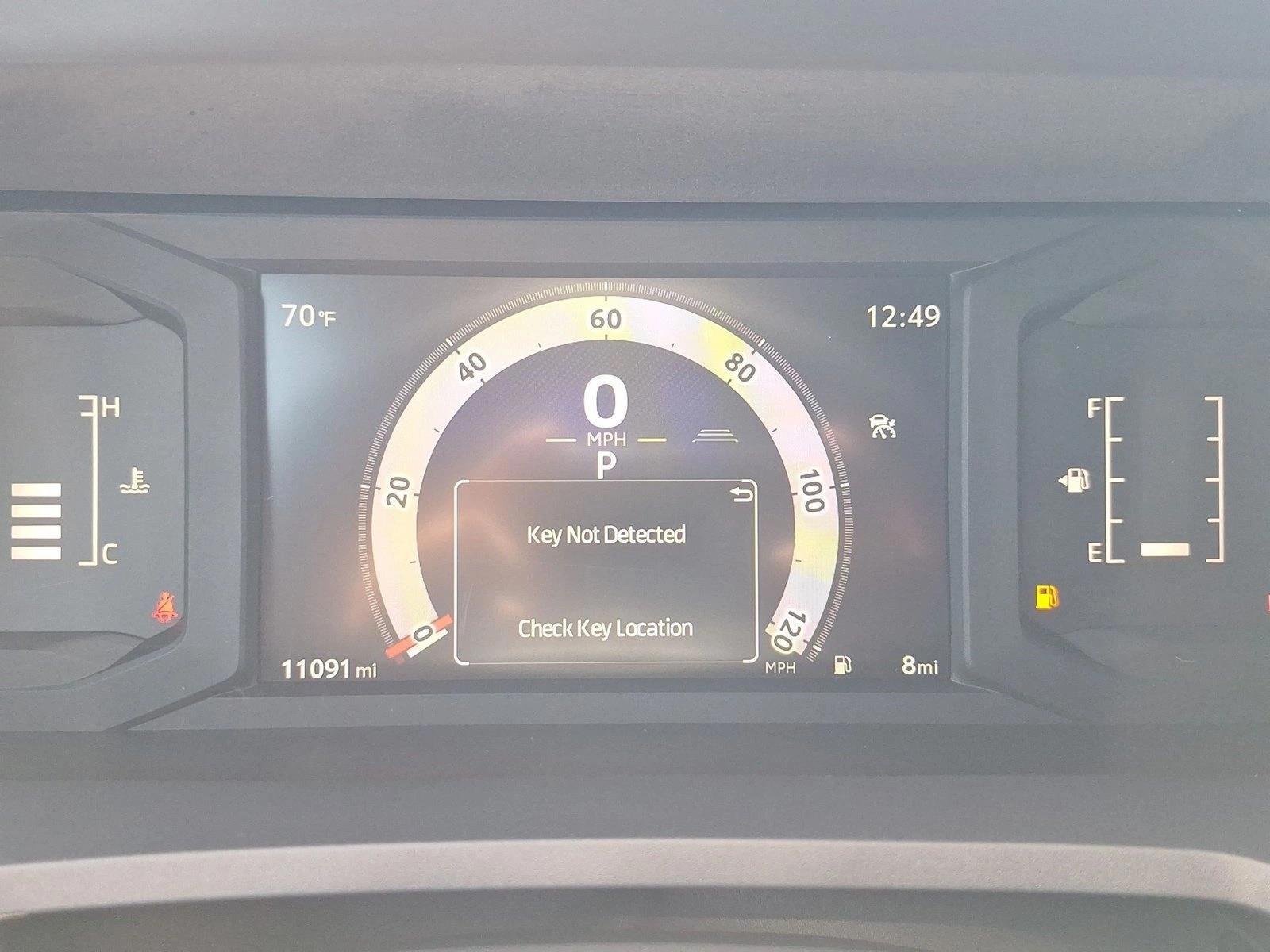 2025 Toyota Tacoma SR5 - Photo 10