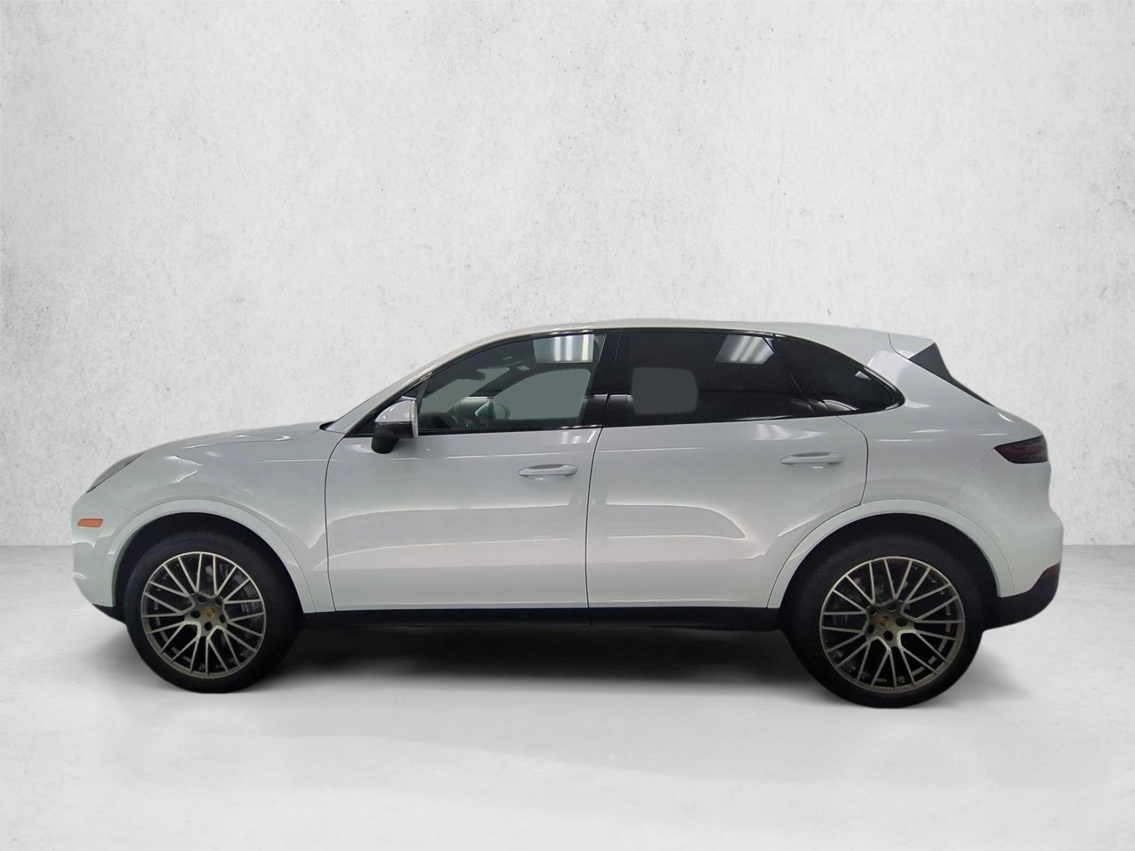 Thumbnail: 2022 Porsche Cayenne - 2