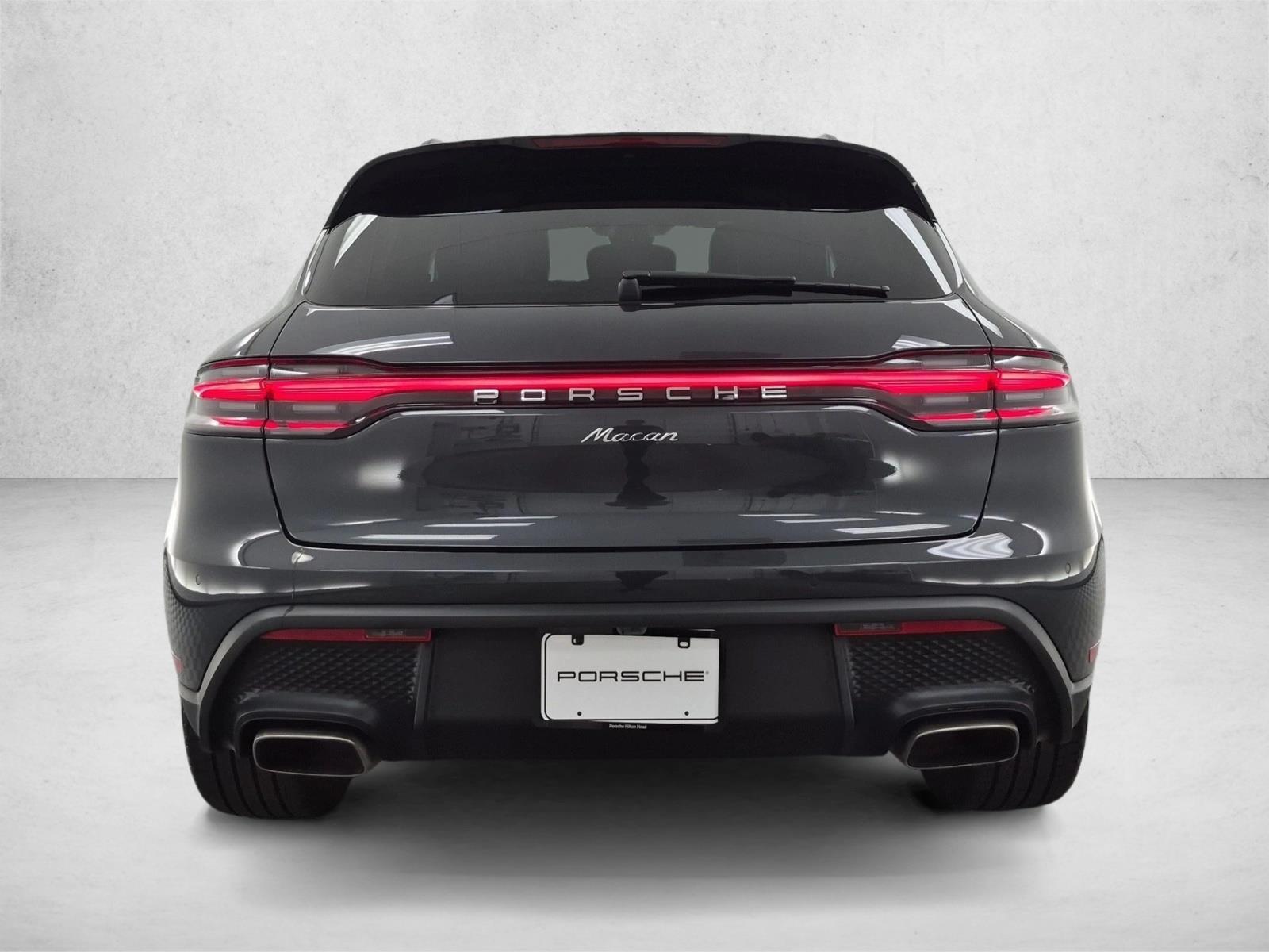 2026 Porsche Macan T - Photo 11