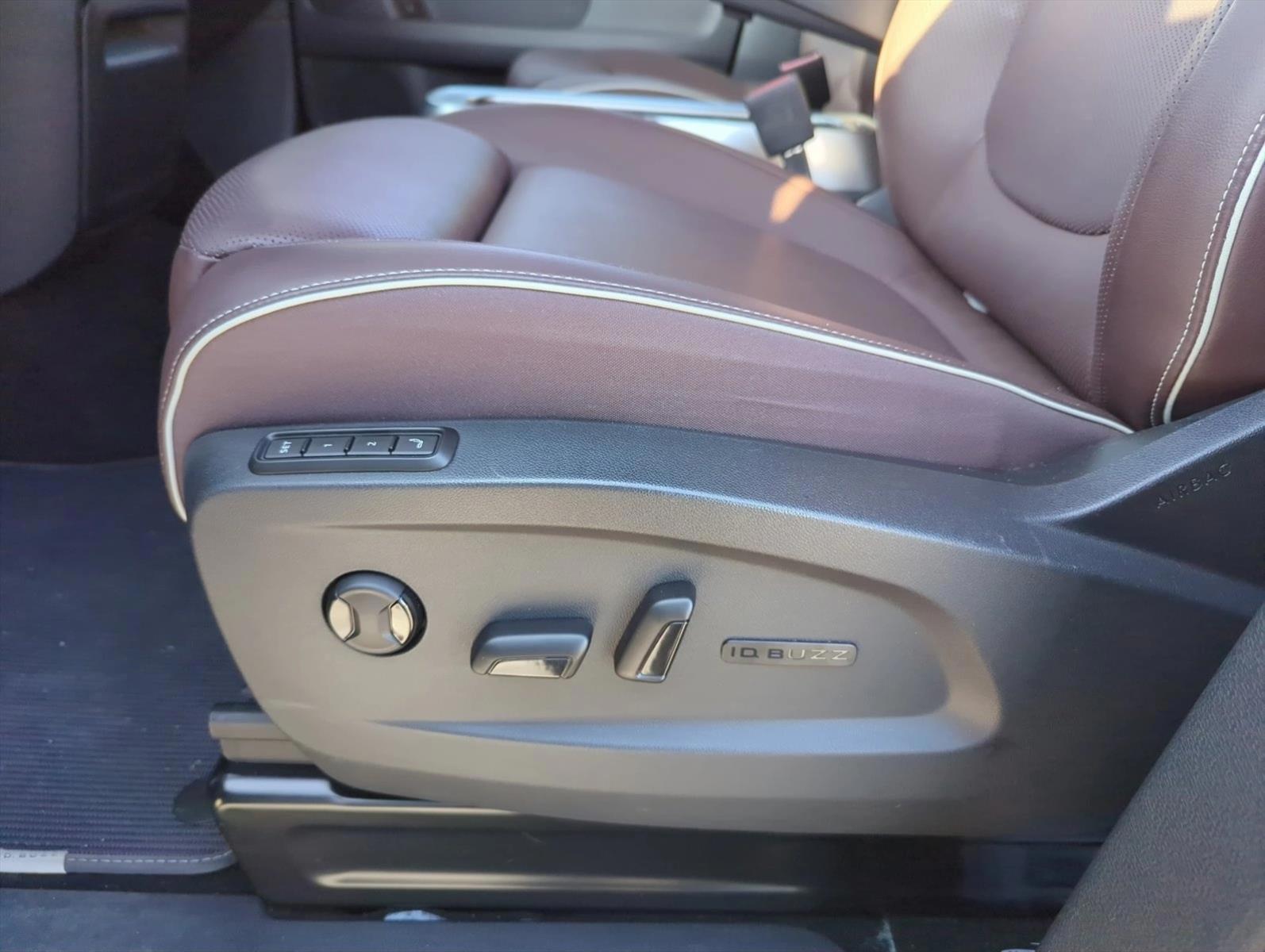 Thumbnail: 2025 Volkswagen ID.Buzz - 3