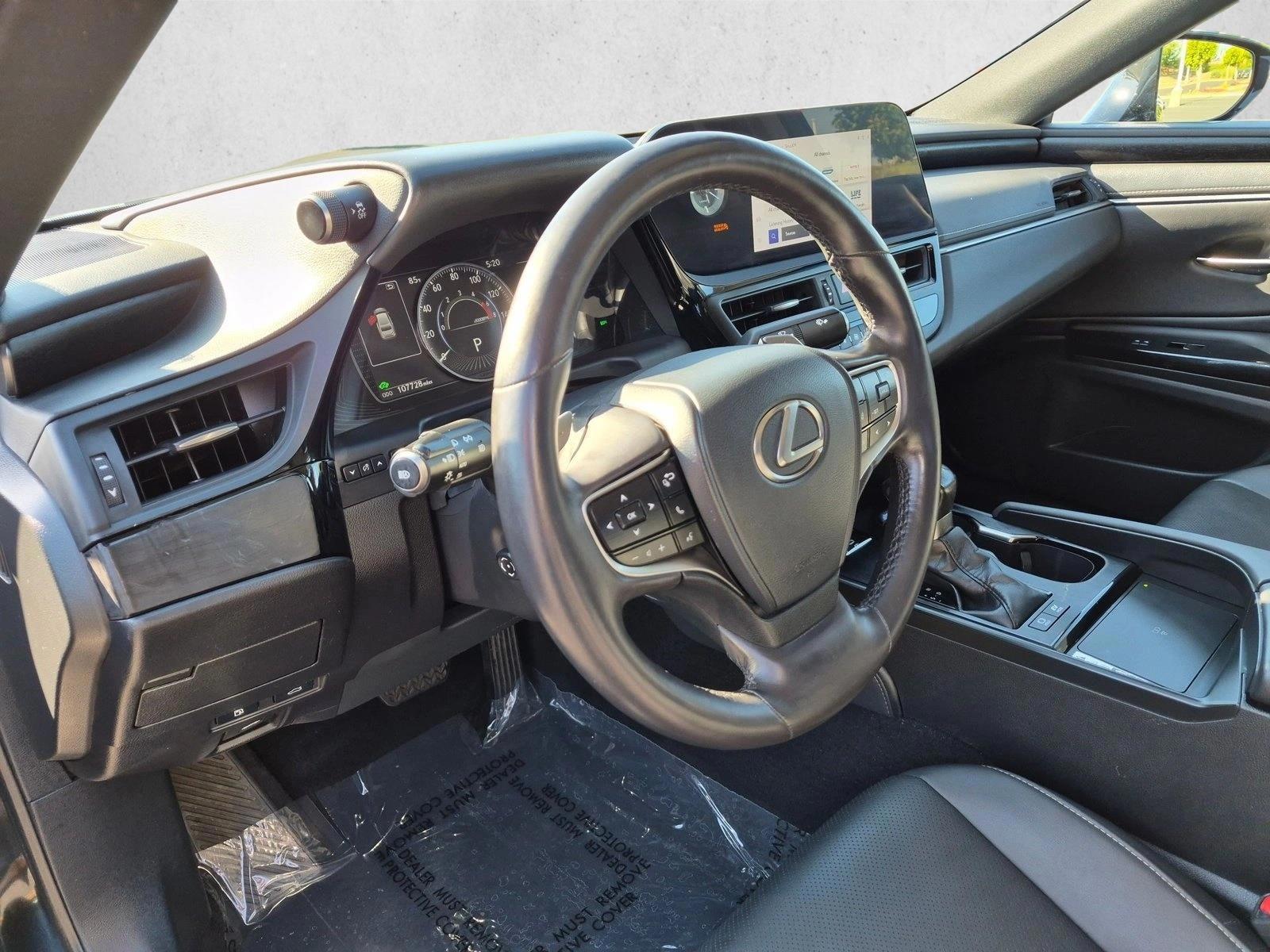 Thumbnail: 2023 Lexus ES - 3