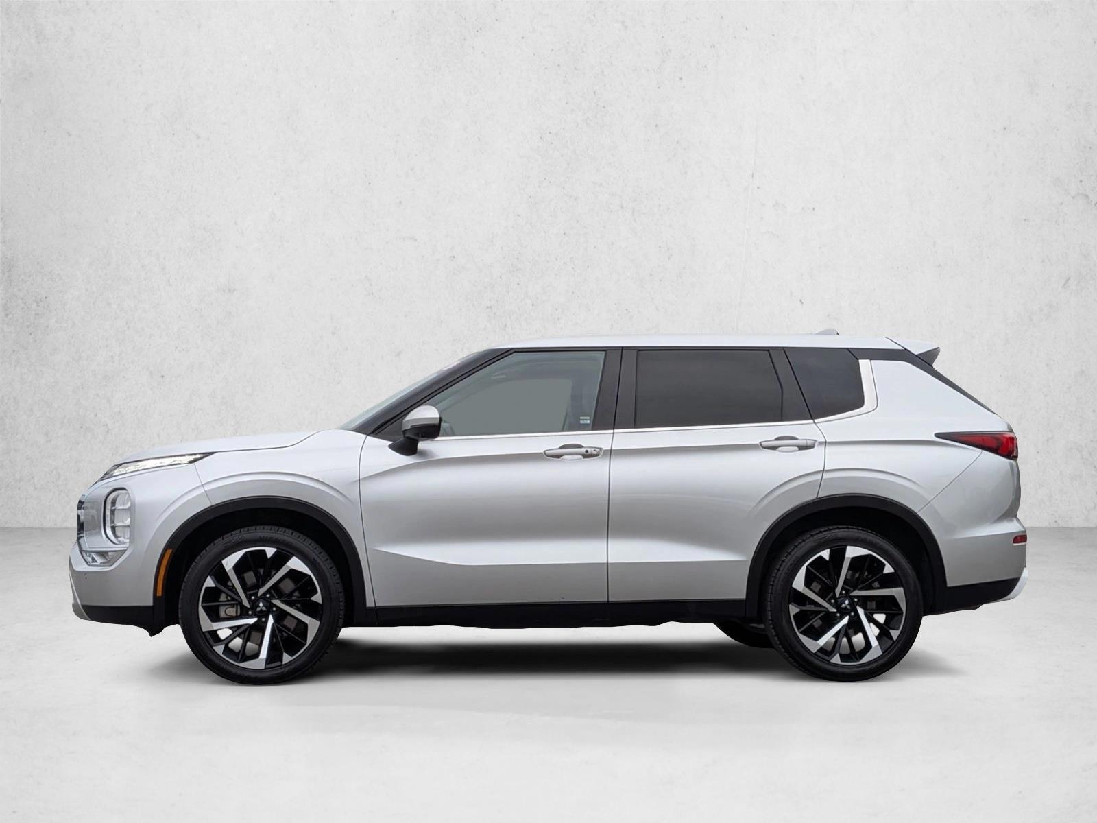 Thumbnail: 2024 Mitsubishi Outlander - 2