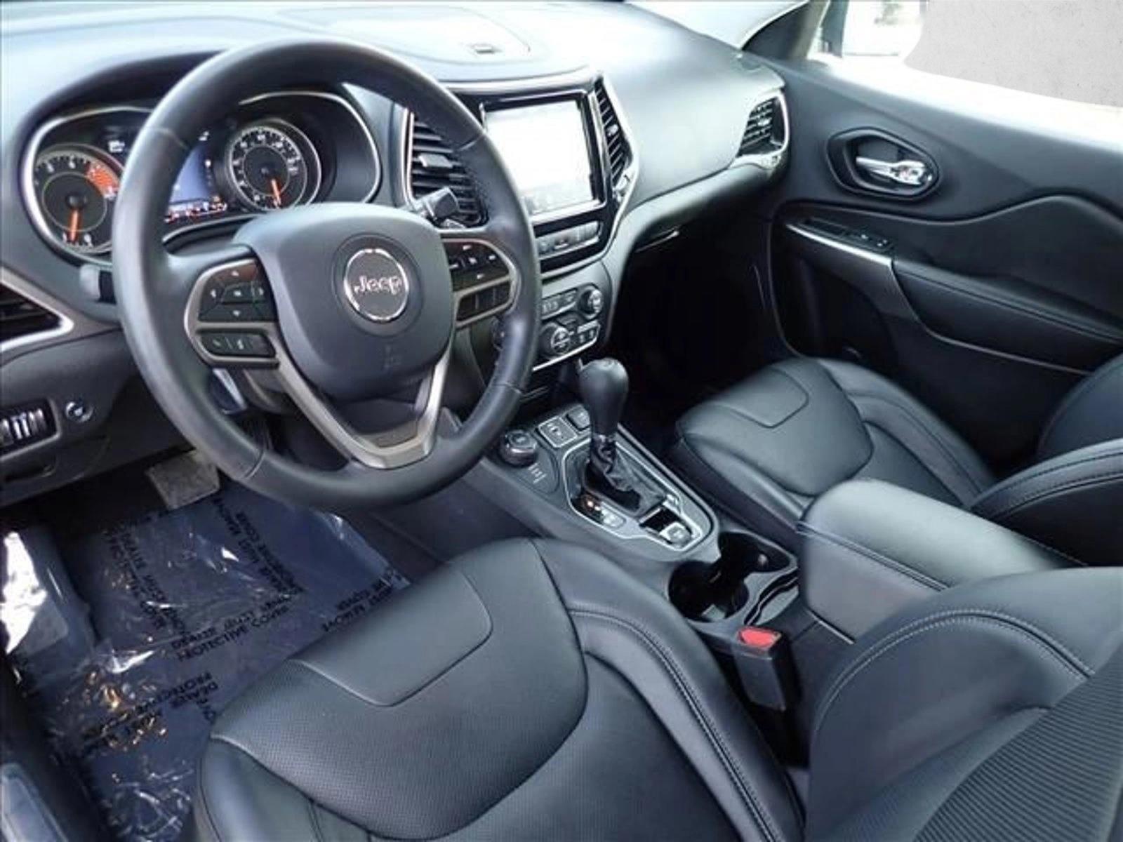 Thumbnail: 2020 Jeep Cherokee - 3