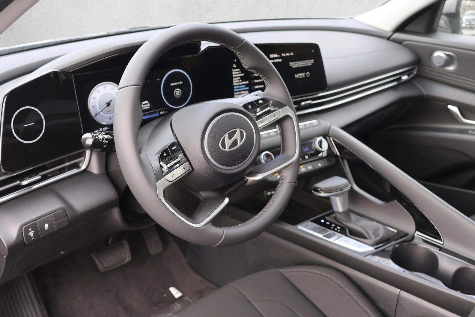 Thumbnail: 2025 Hyundai Elantra - 3