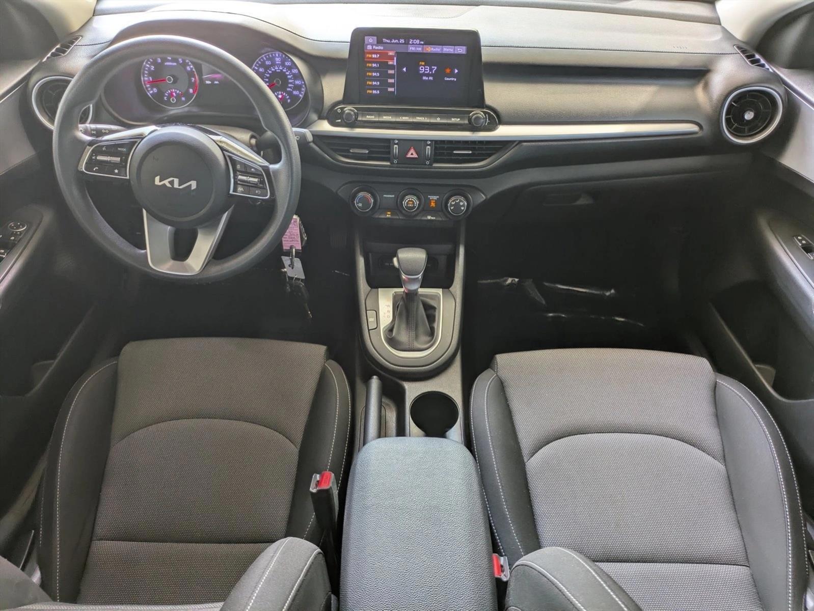Thumbnail: 2022 Kia Forte - 3
