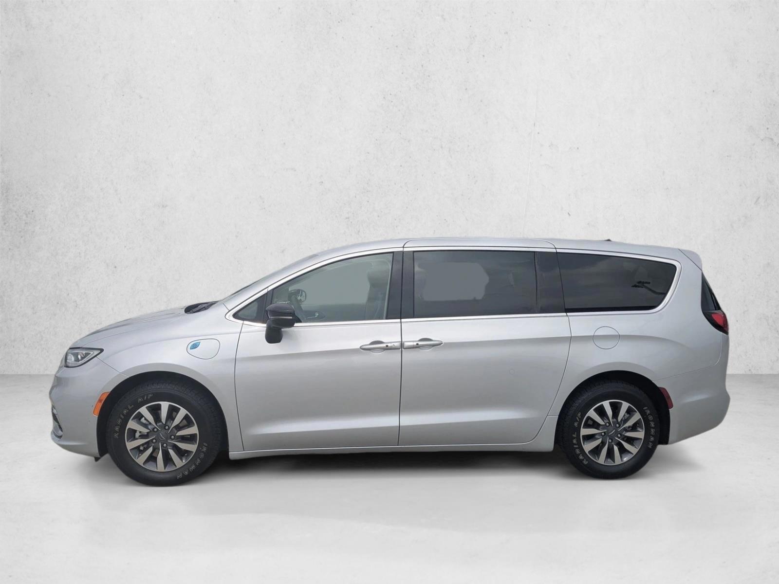 Thumbnail: 2024 Chrysler Pacifica - 2
