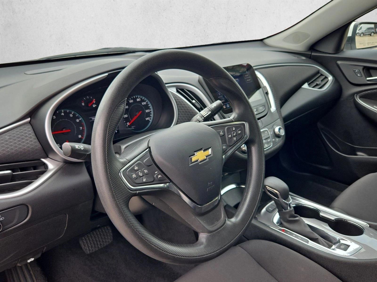 Thumbnail: 2024 Chevrolet Malibu - 3