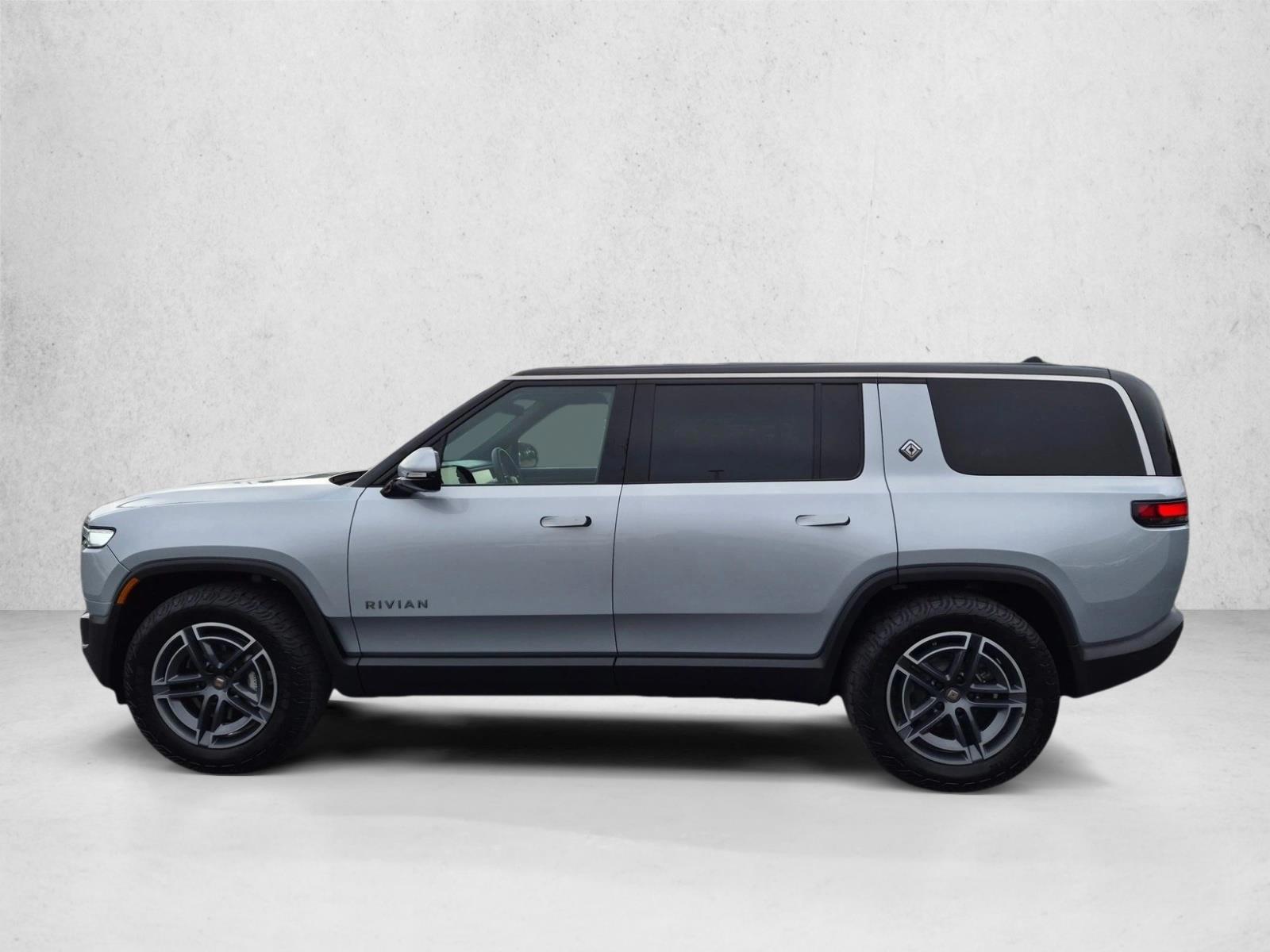 Thumbnail: 2025 Rivian R1S - 2