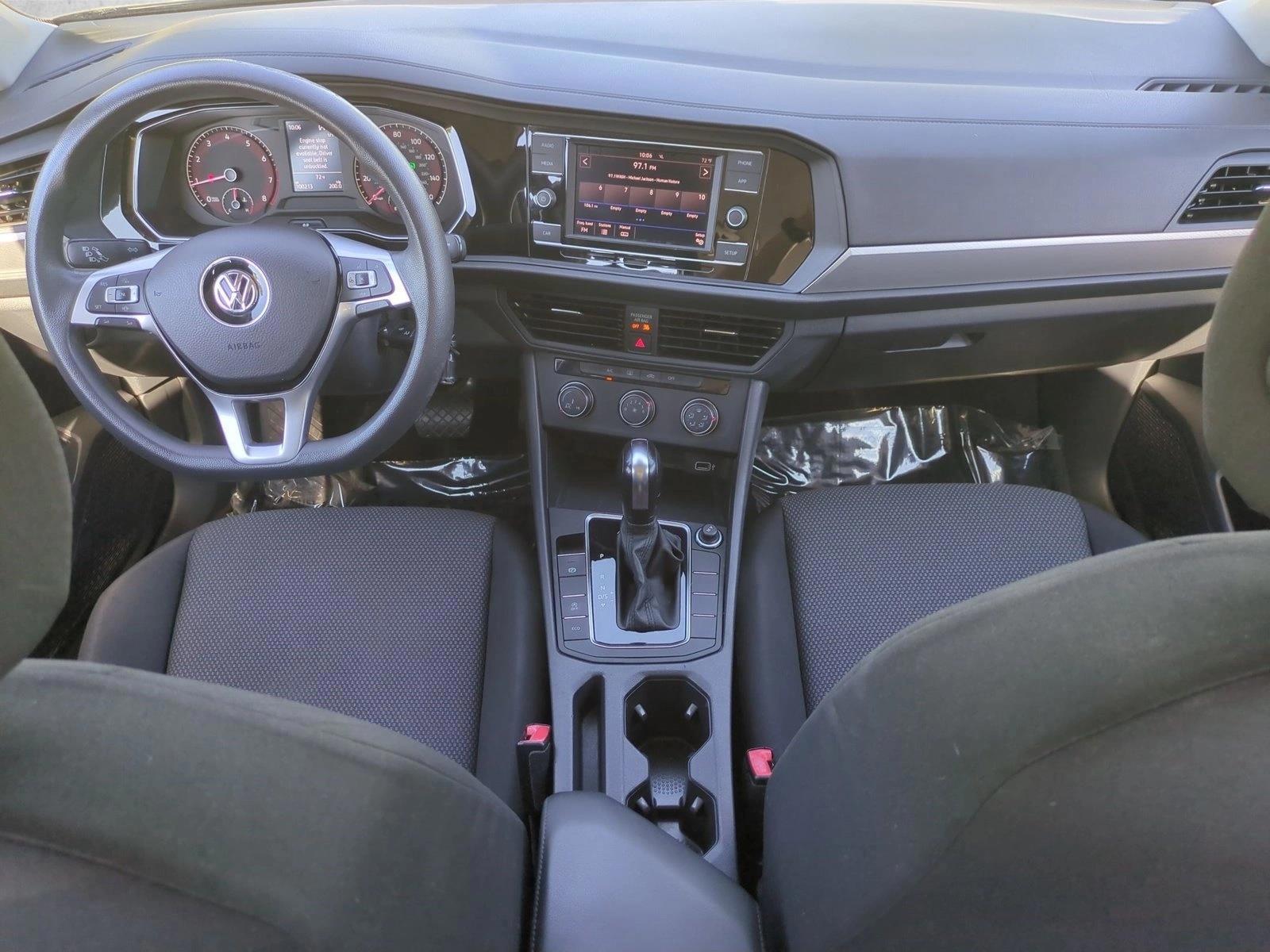 Thumbnail: 2019 Volkswagen Jetta - 4