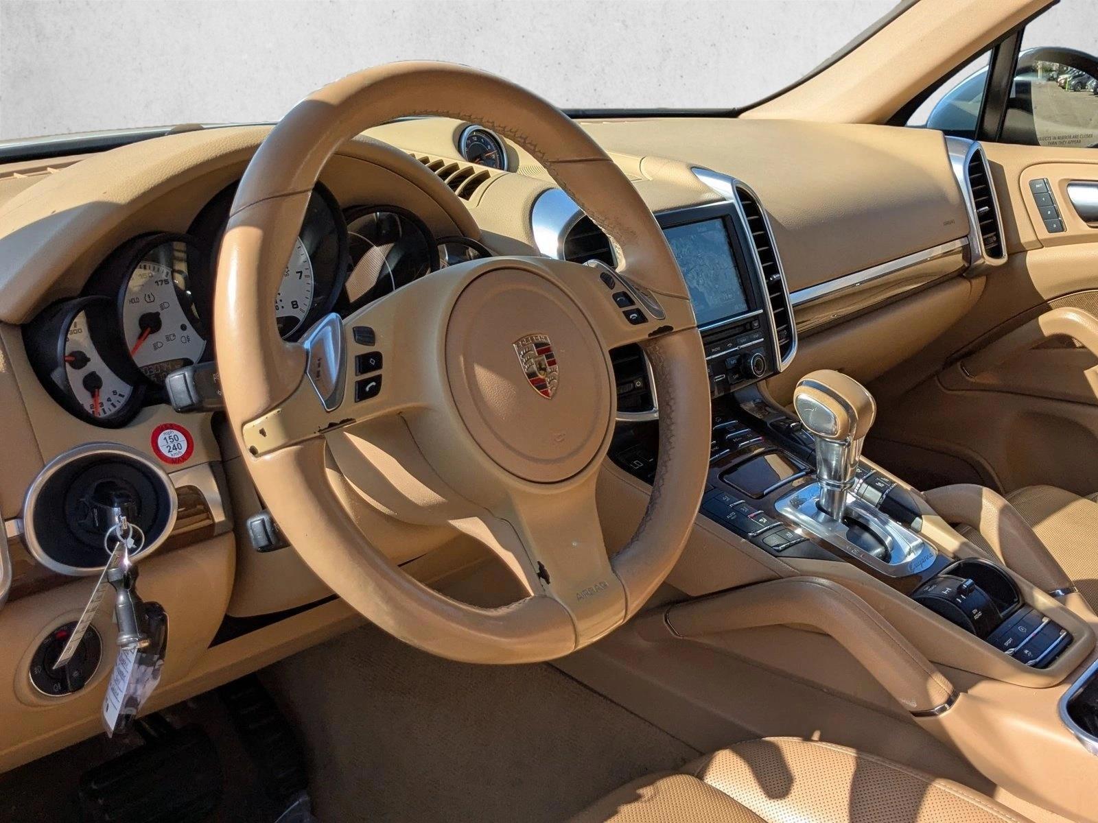 Thumbnail: 2014 Porsche Cayenne - 3