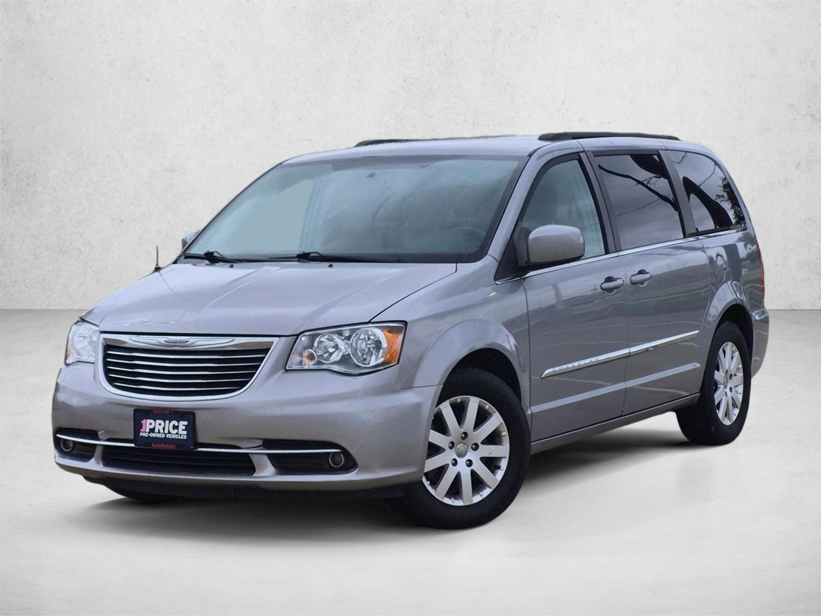 Thumbnail: 2014 Chrysler Town & Country - 1