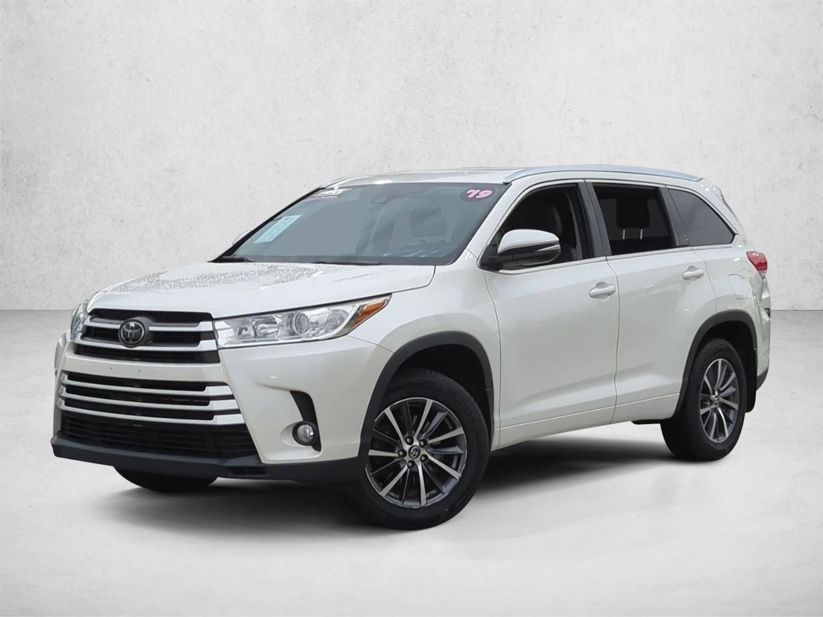 Thumbnail: 2017 Toyota Highlander - 1