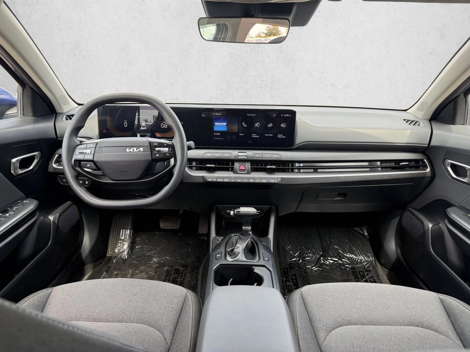 2025 Kia K4 LXS - Photo 14