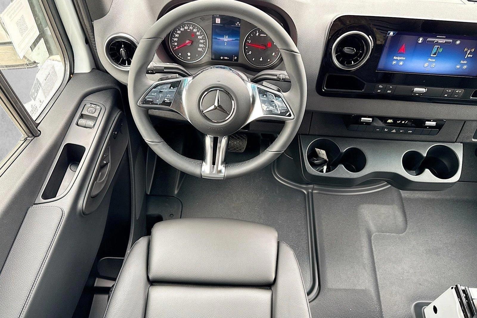 Thumbnail: 2026 Mercedes-Benz Sprinter - 3
