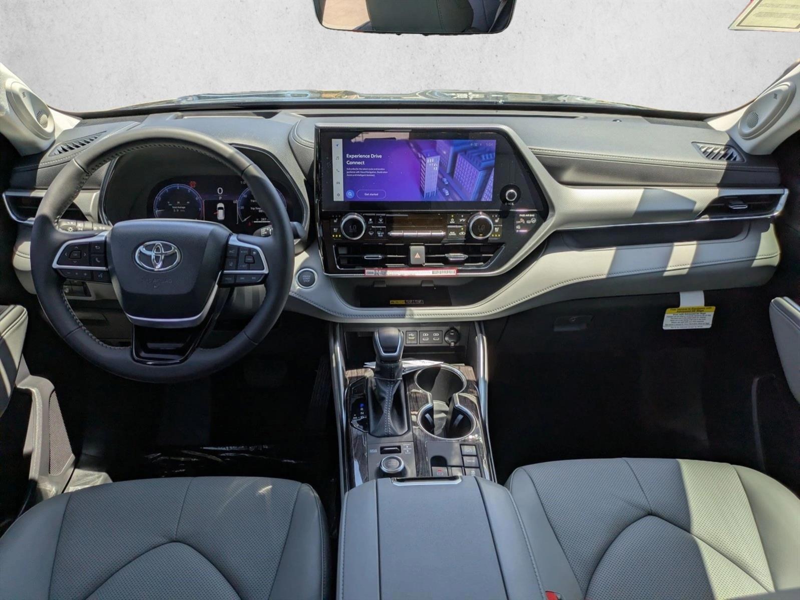 Thumbnail: 2026 Toyota Highlander - 3