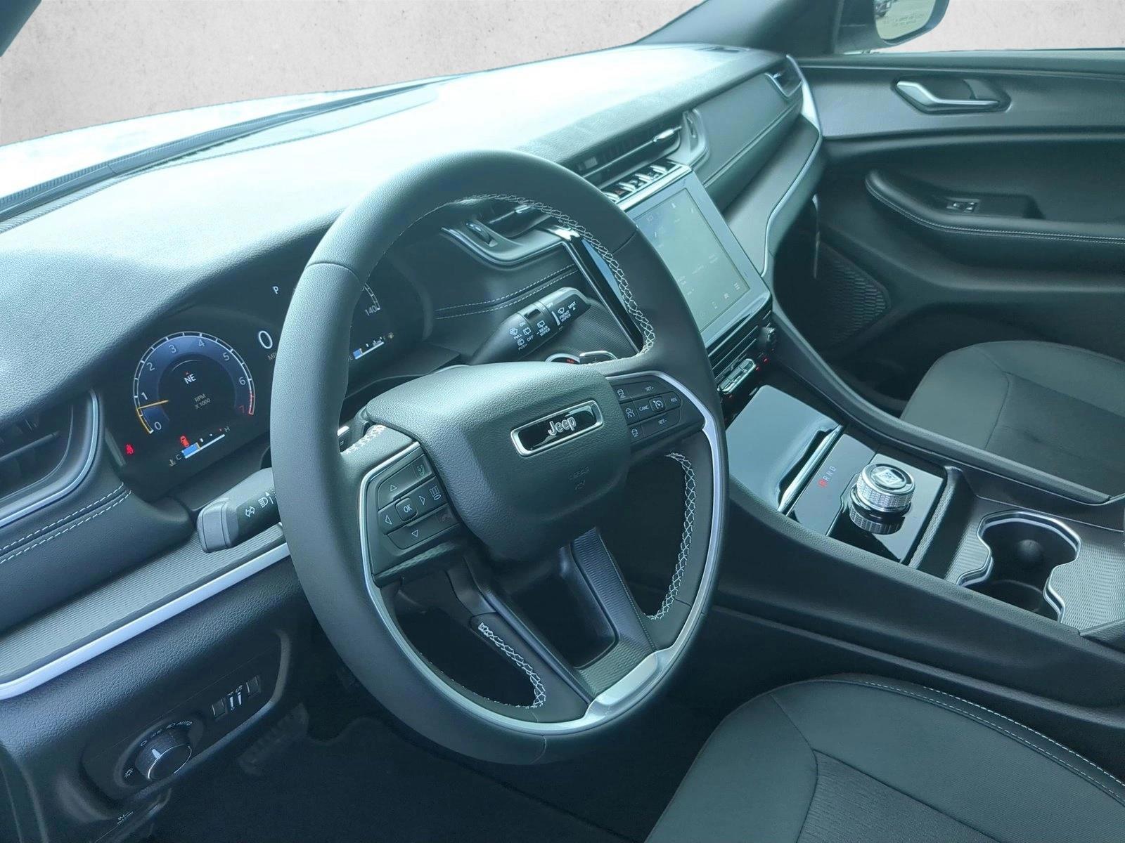 Thumbnail: 2026 Jeep Grand Cherokee - 3