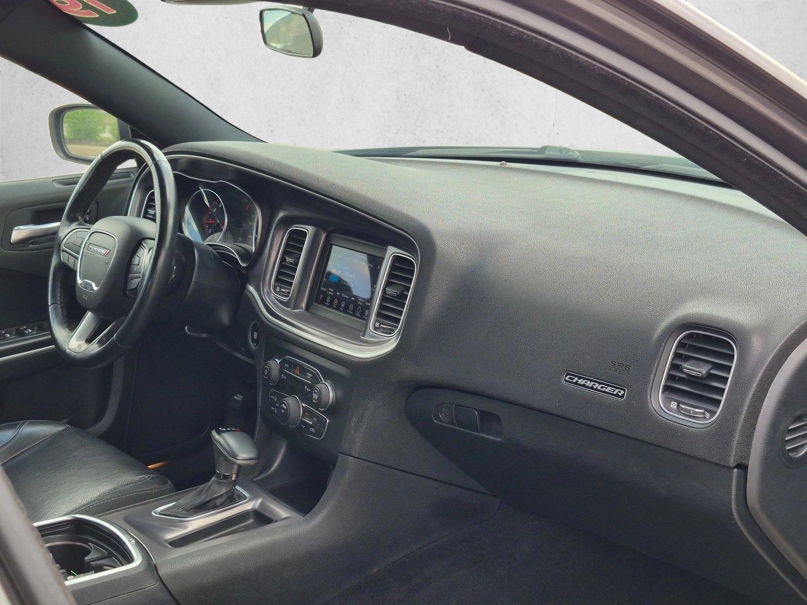 2019 Dodge Charger SXT - Photo 18