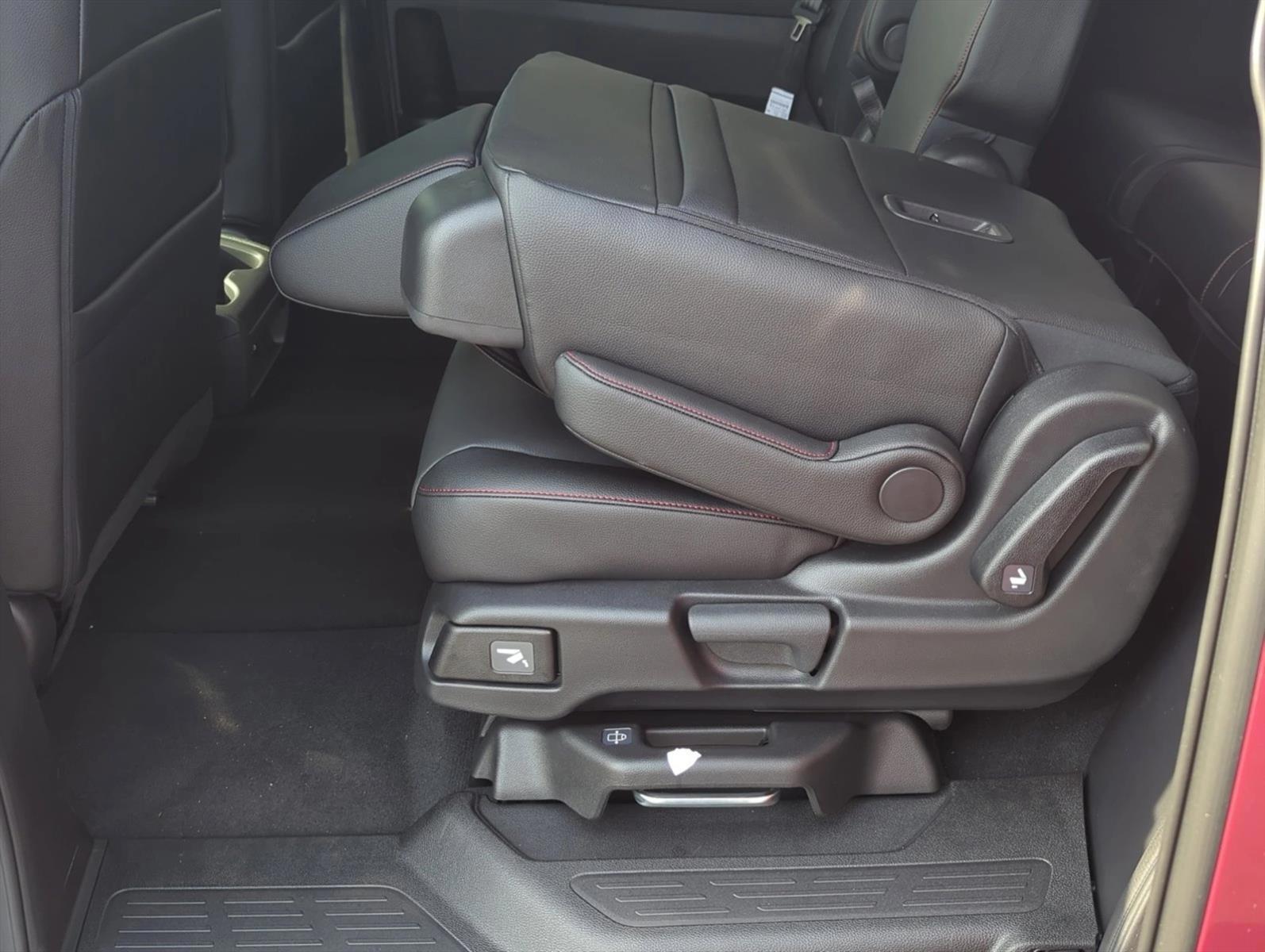 Thumbnail: 2026 Honda Odyssey - 4