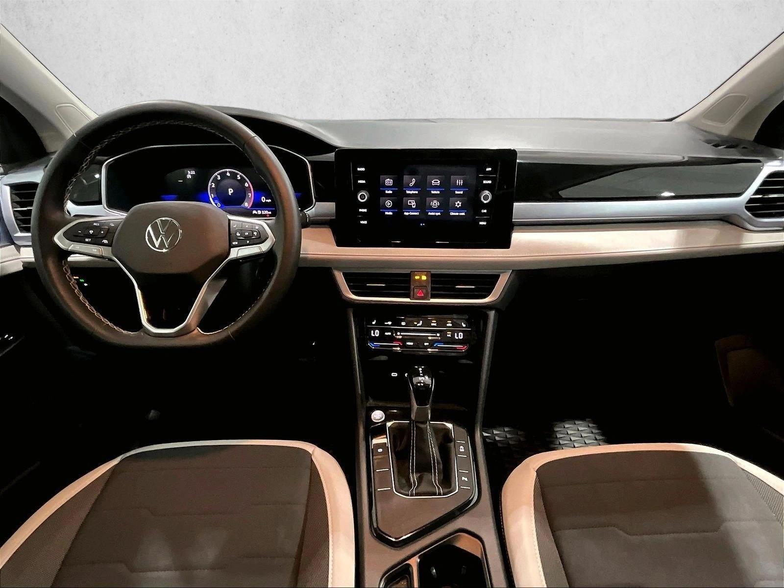 Thumbnail: 2025 Volkswagen Taos - 4