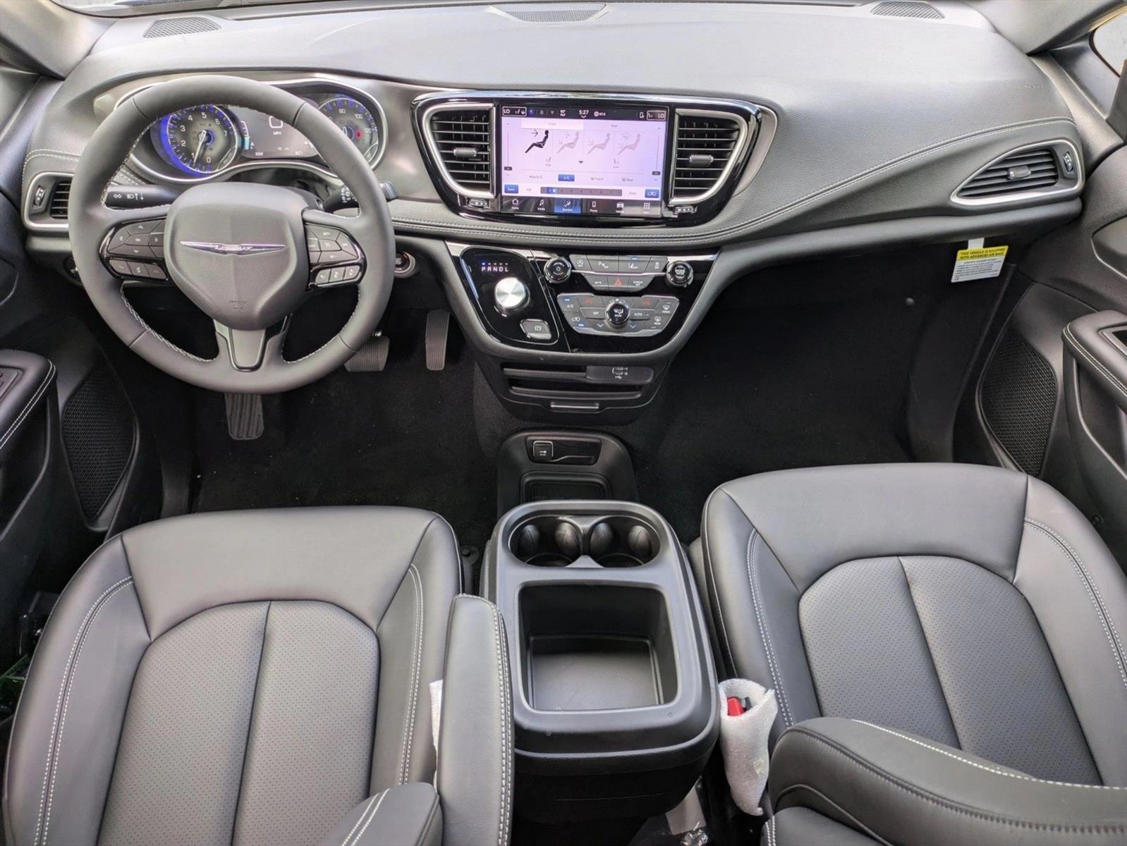 Thumbnail: 2026 Chrysler Pacifica - 2
