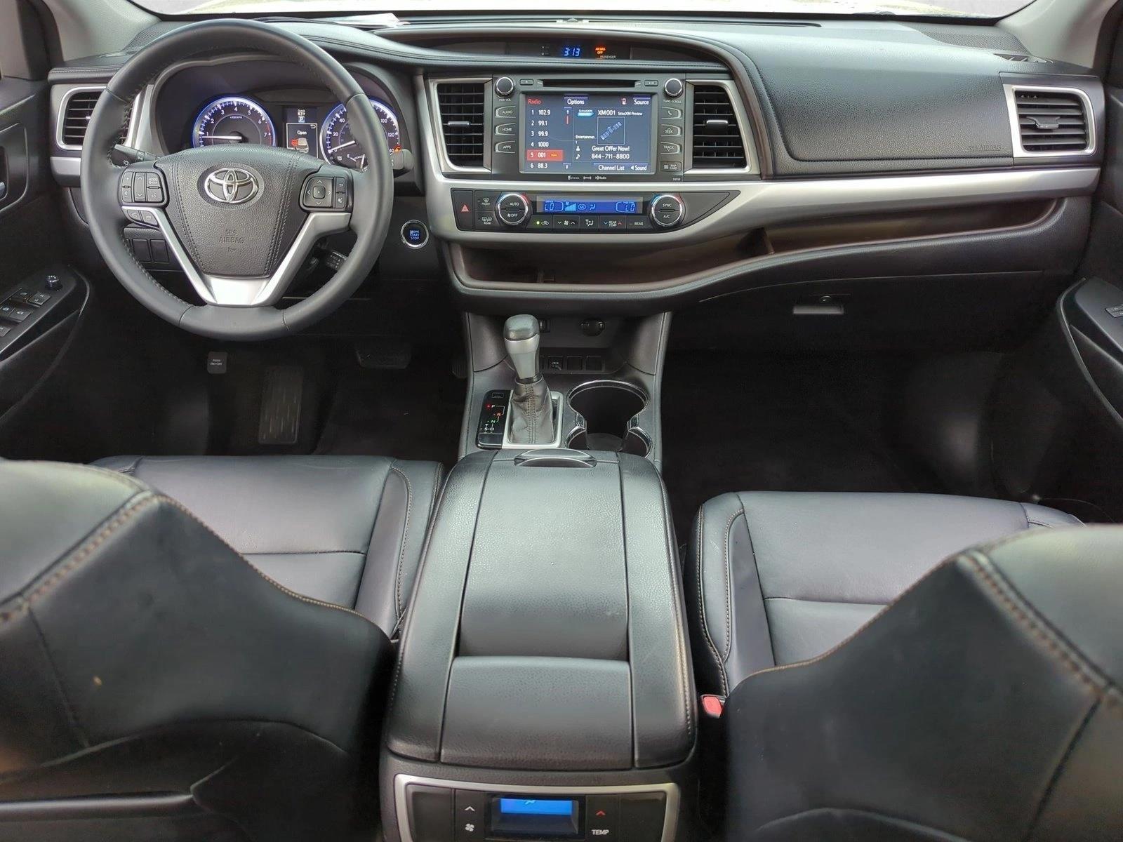 Thumbnail: 2016 Toyota Highlander - 4