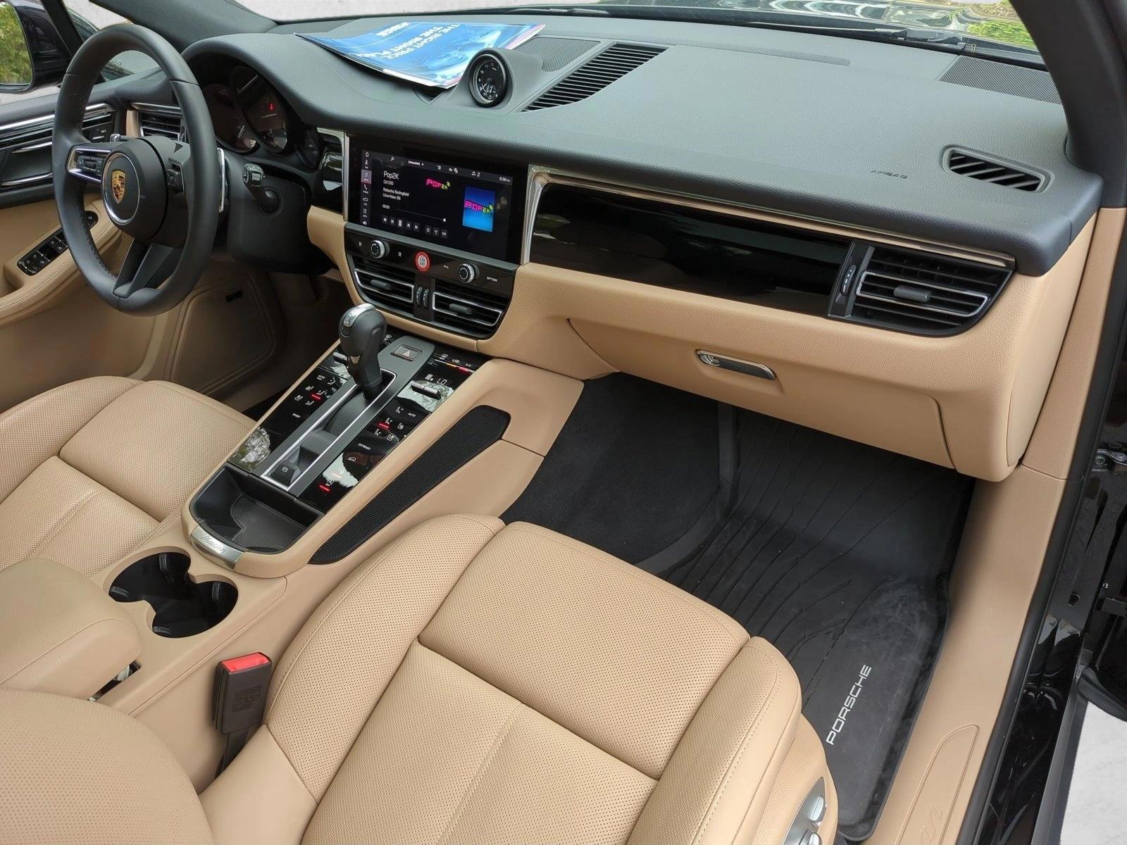 2025 Porsche Macan T - Photo 22