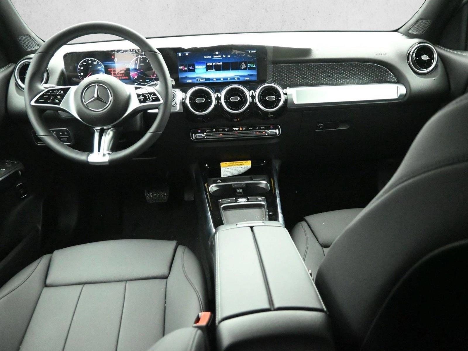 Thumbnail: 2026 Mercedes-Benz GLB - 3