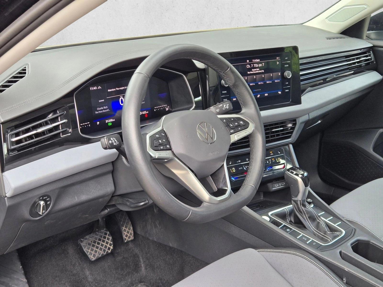 Thumbnail: 2025 Volkswagen Jetta - 3