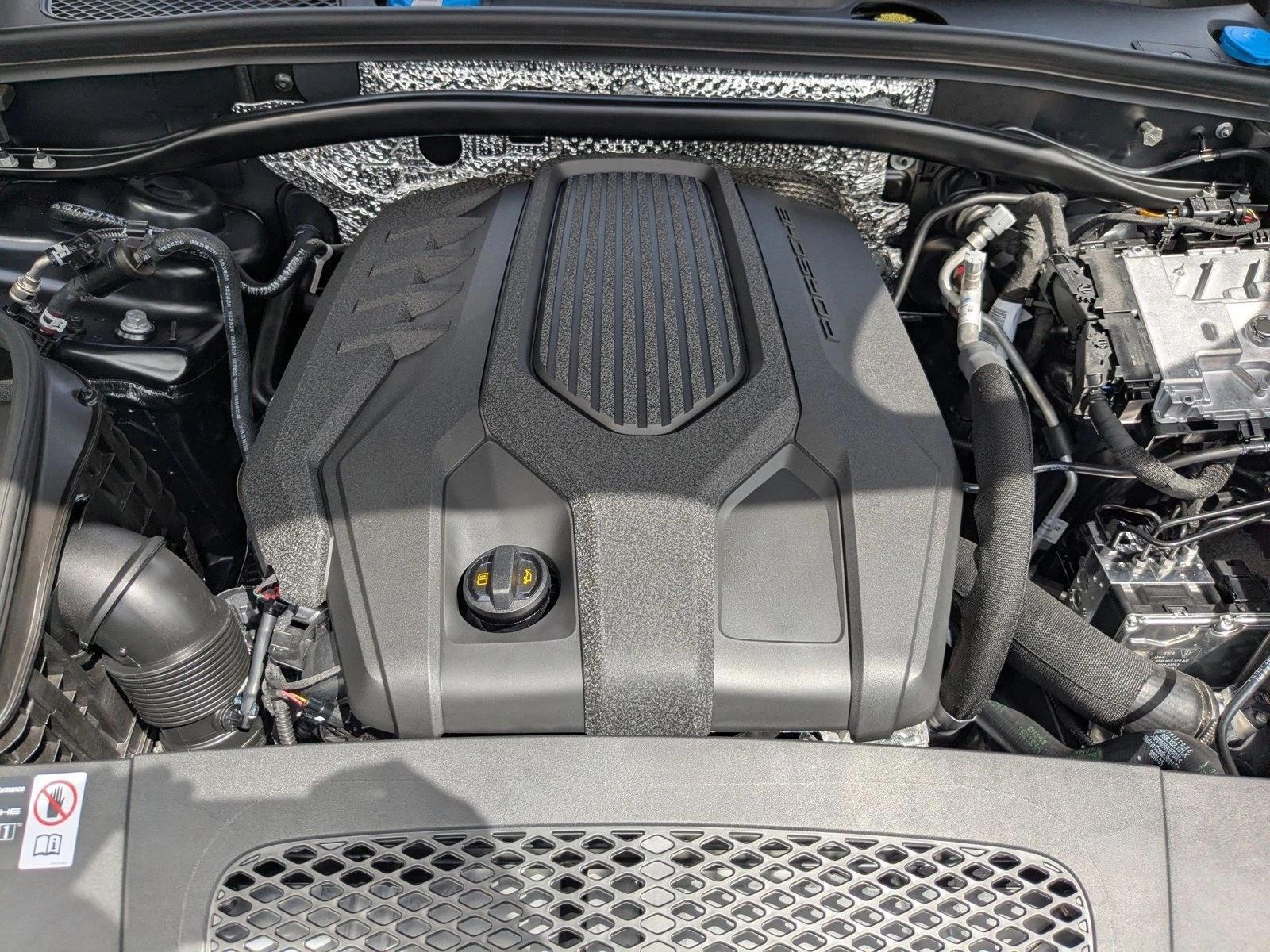 2026 Porsche Macan Base - Photo 26