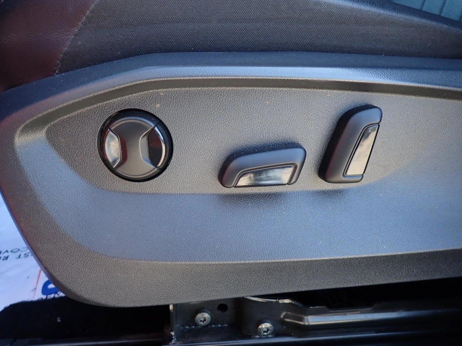 Thumbnail: 2022 Volkswagen Tiguan - 3