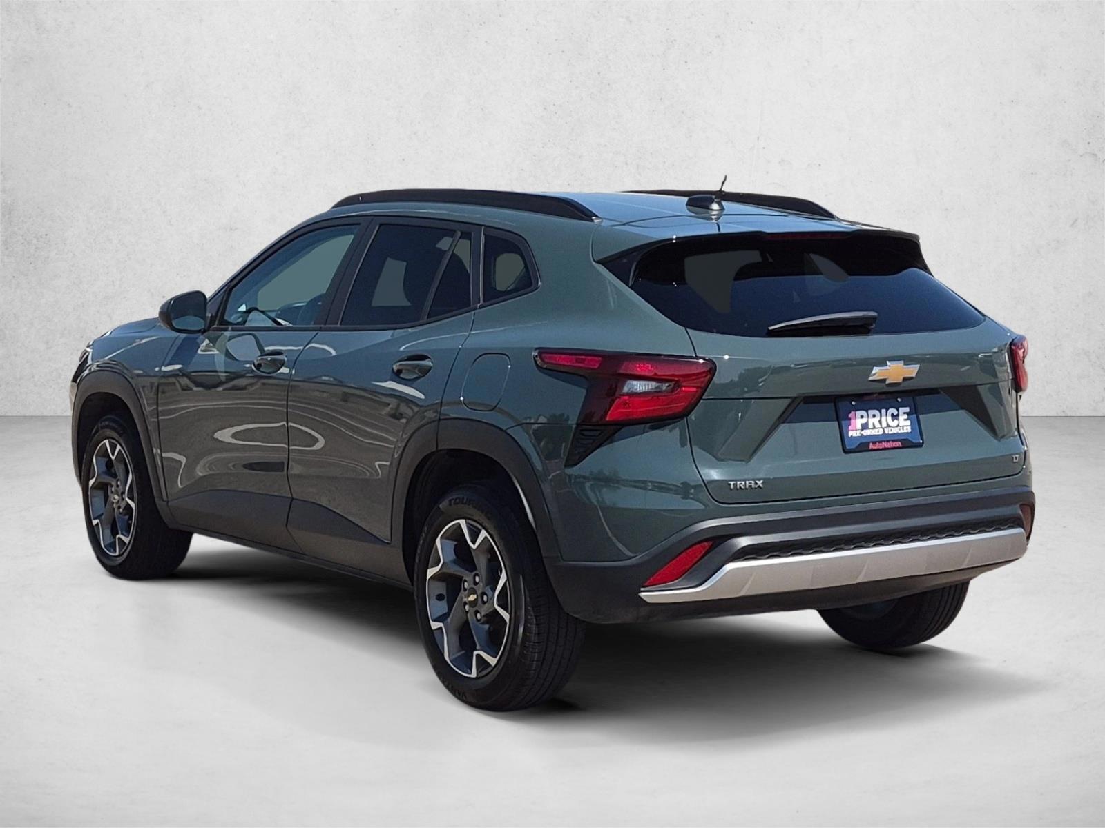 2025 Chevrolet Trax LT - Photo 8