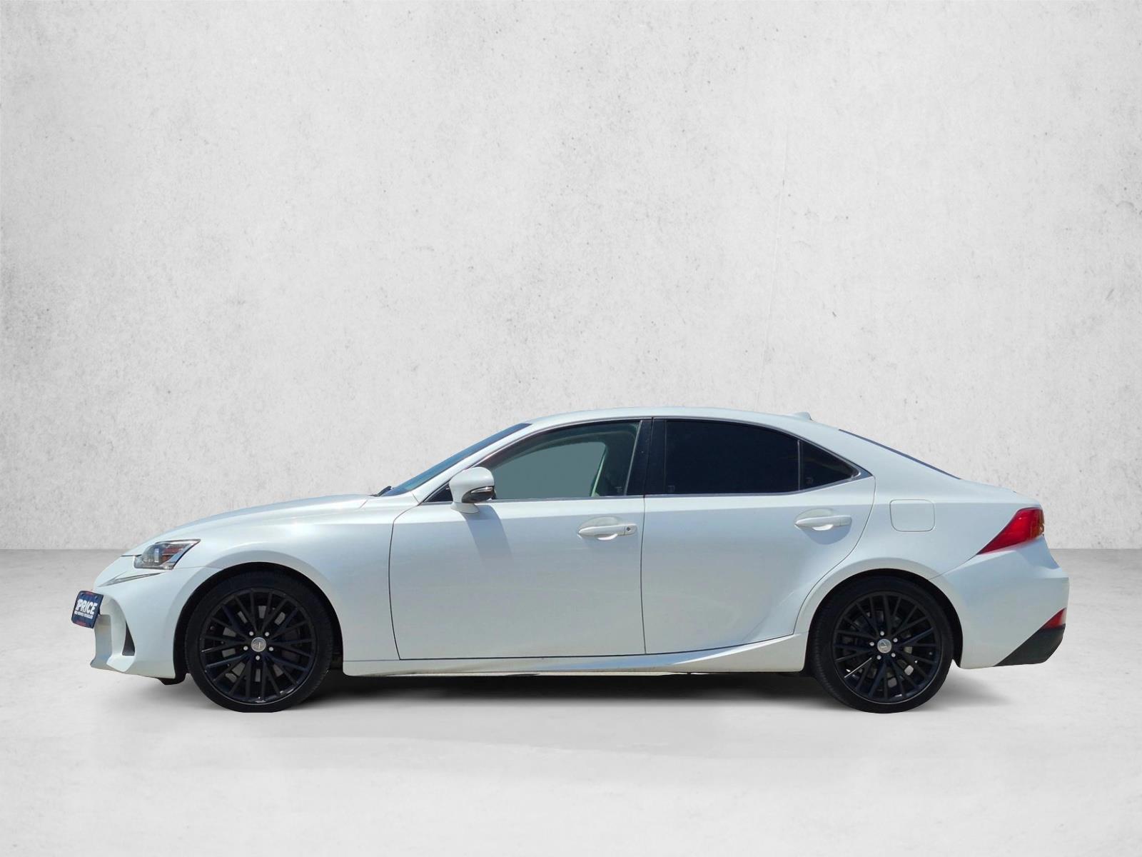 Thumbnail: 2017 Lexus IS - 2