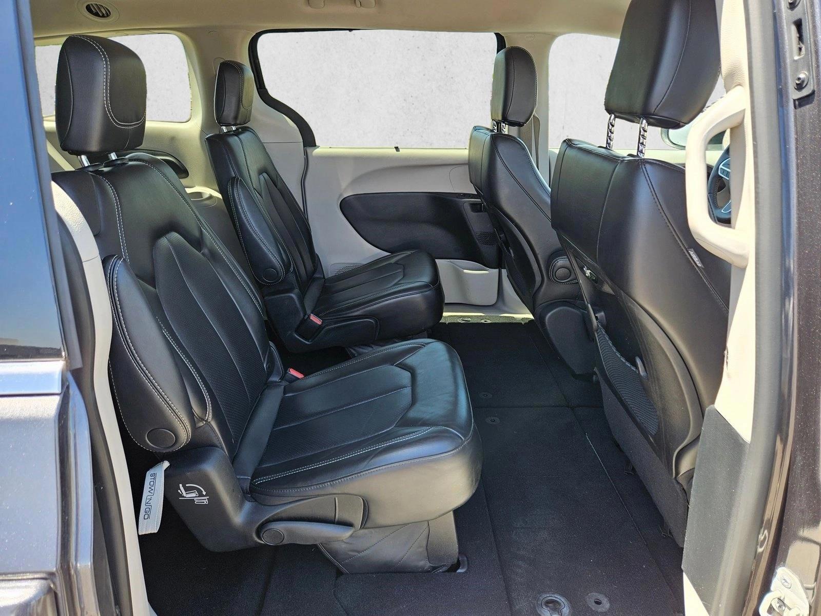 2023 Chrysler Pacifica Touring L - Photo 25