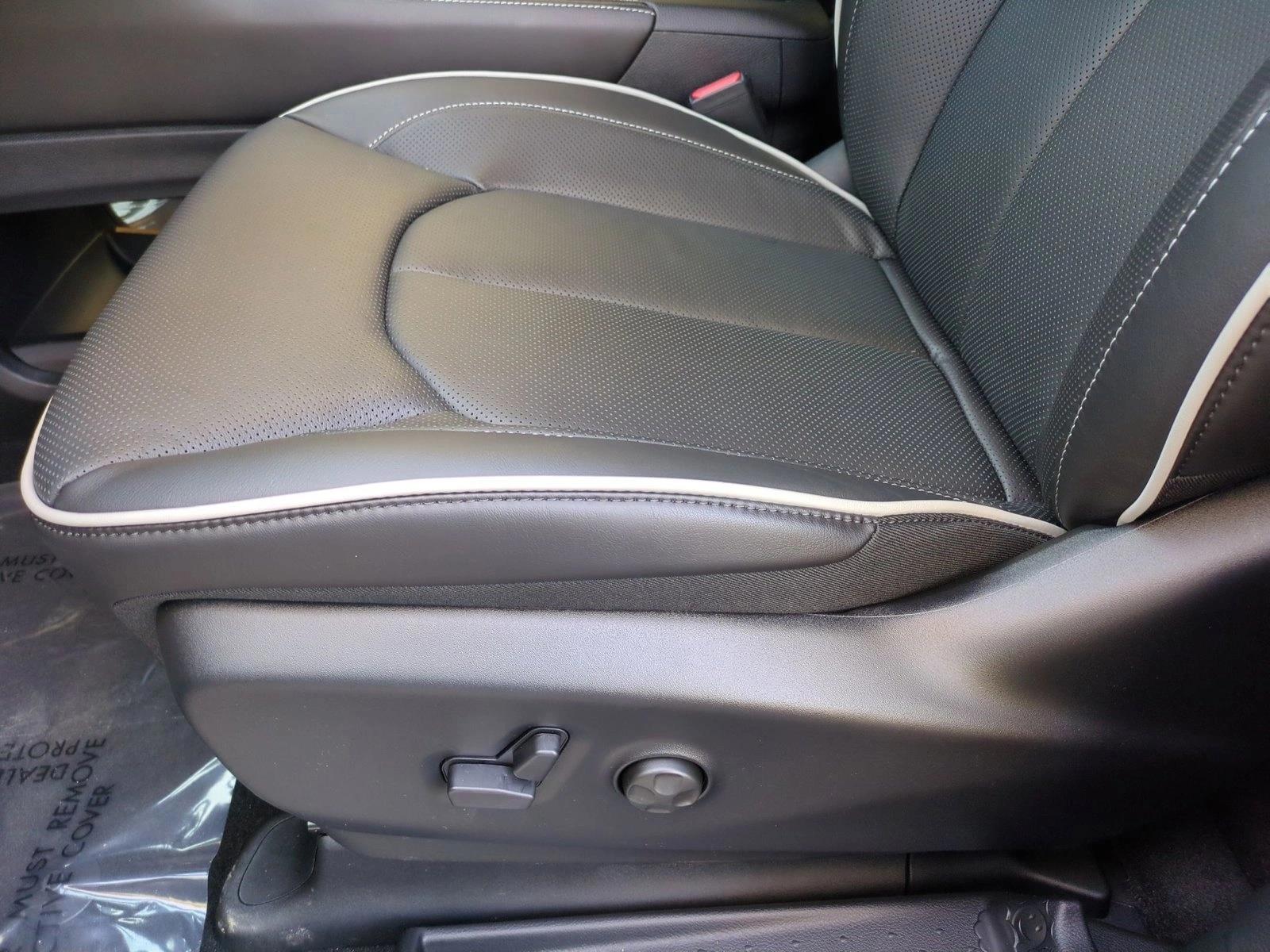 Thumbnail: 2026 Chrysler Pacifica - 2