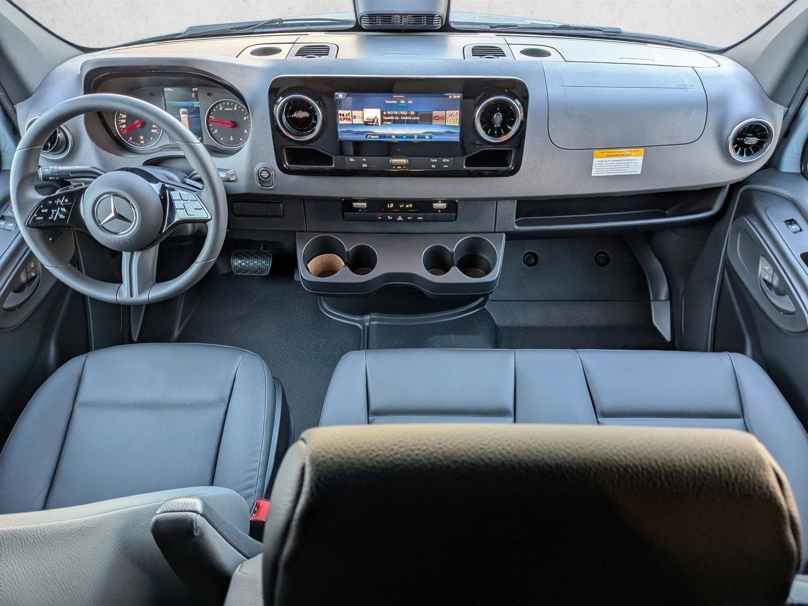 Thumbnail: 2026 Mercedes-Benz Sprinter - 4