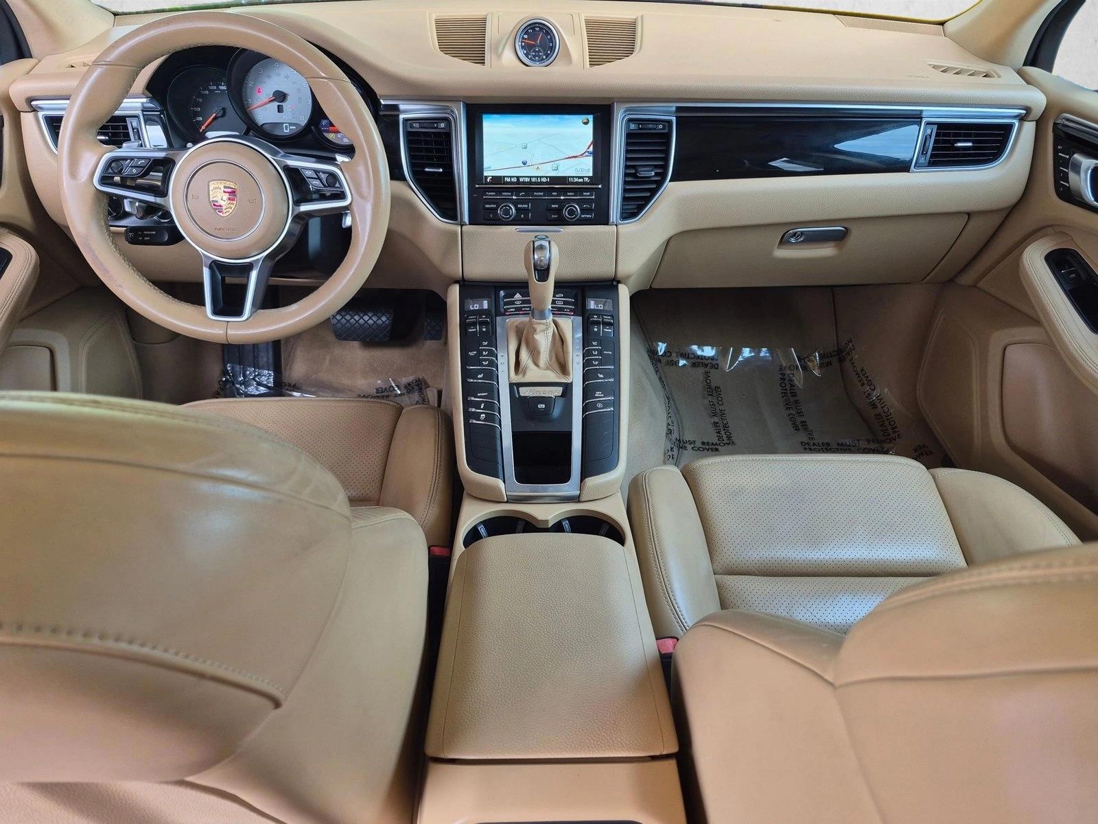 Thumbnail: 2015 Porsche Macan - 3