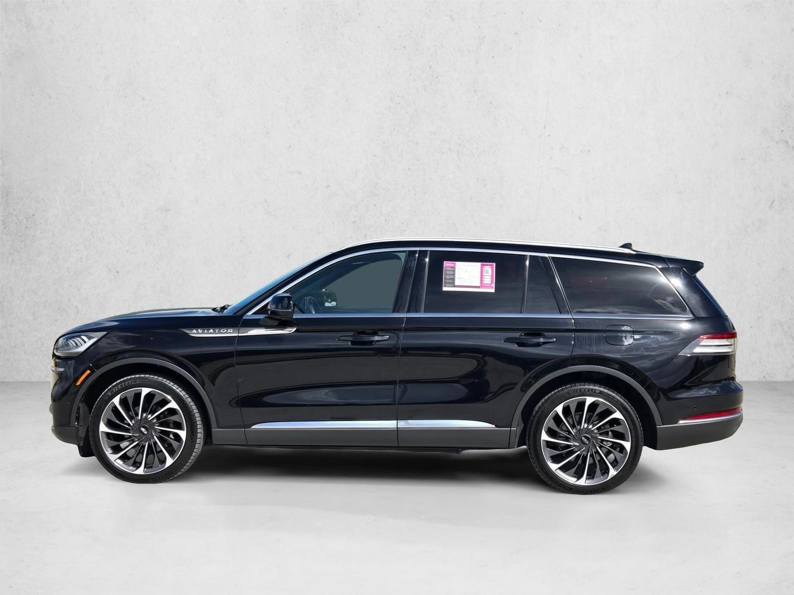 Thumbnail: 2023 Lincoln Aviator - 2