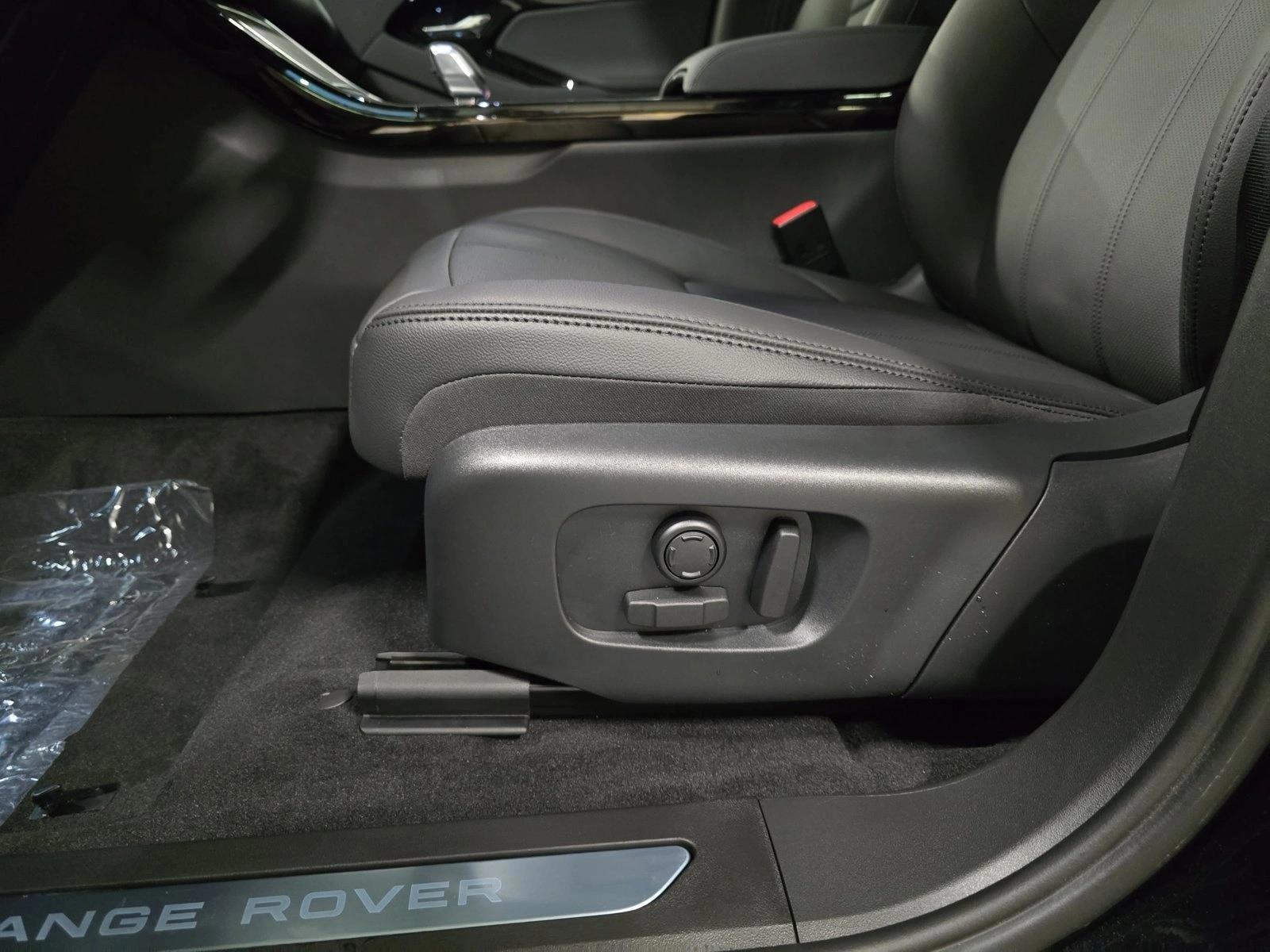 Thumbnail: 2026 Land Rover Range Rover Evoque - 4
