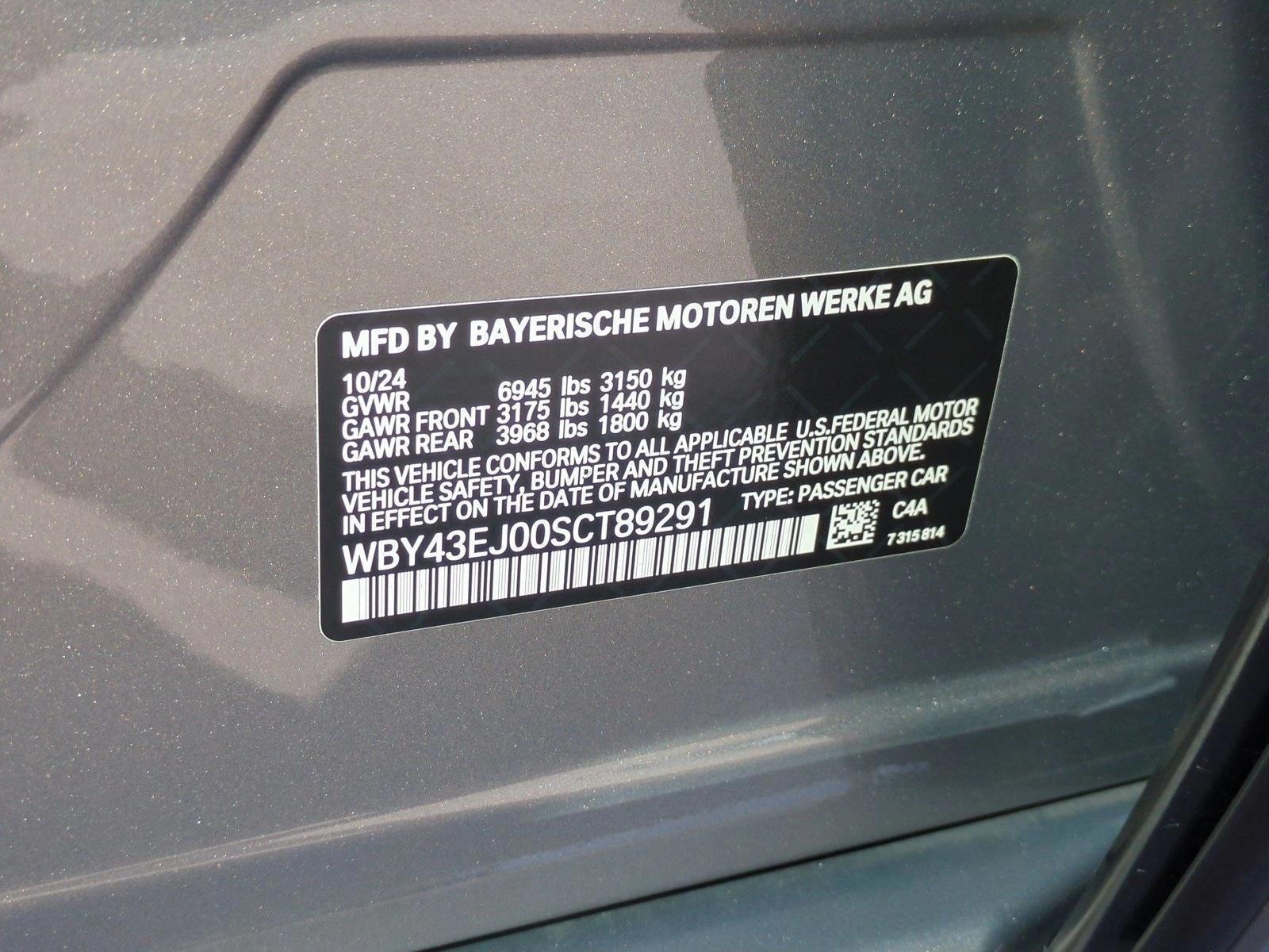 2025 BMW i7 50 - Photo 27