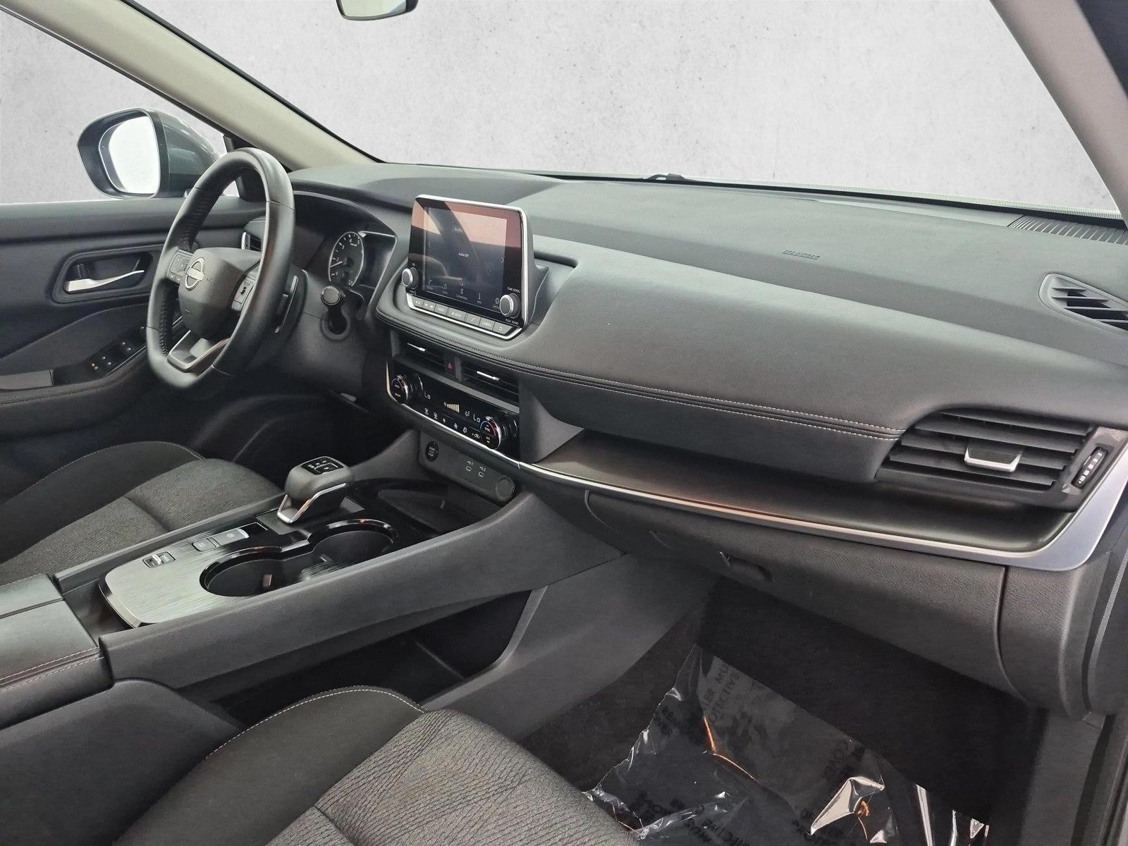 2025 Nissan Rogue SV - Photo 23