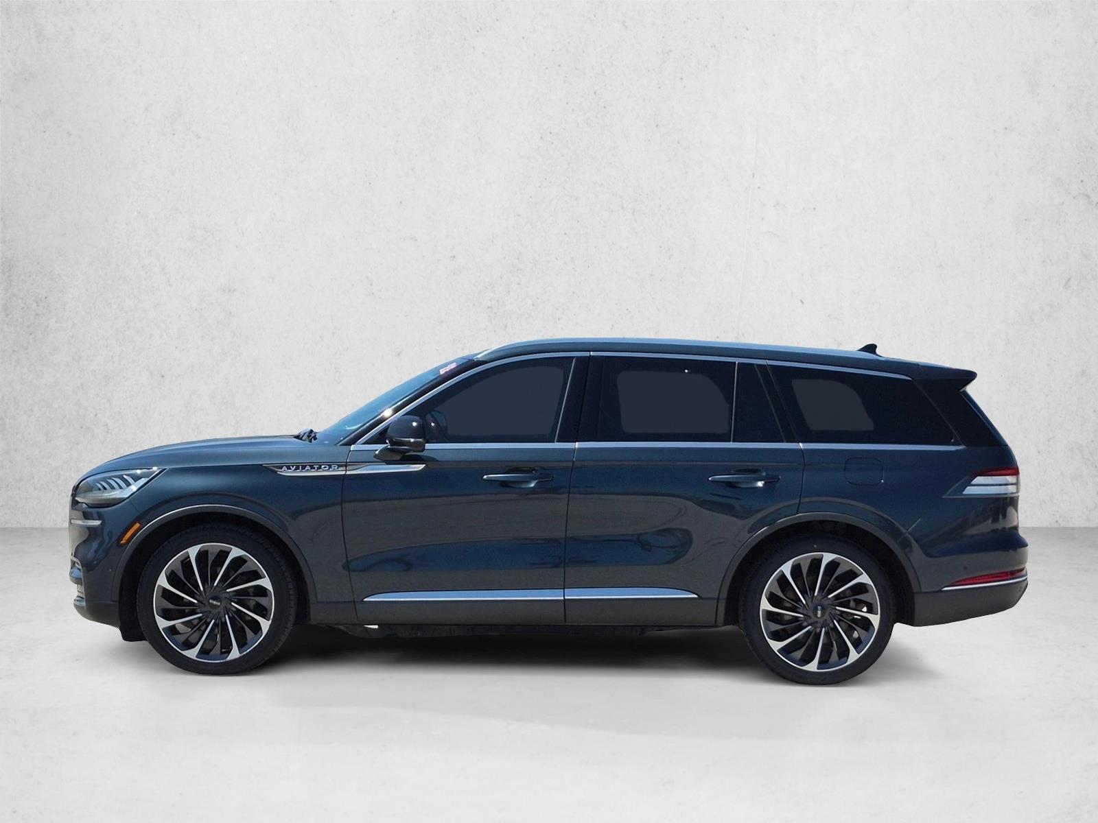 Thumbnail: 2022 Lincoln Aviator - 2