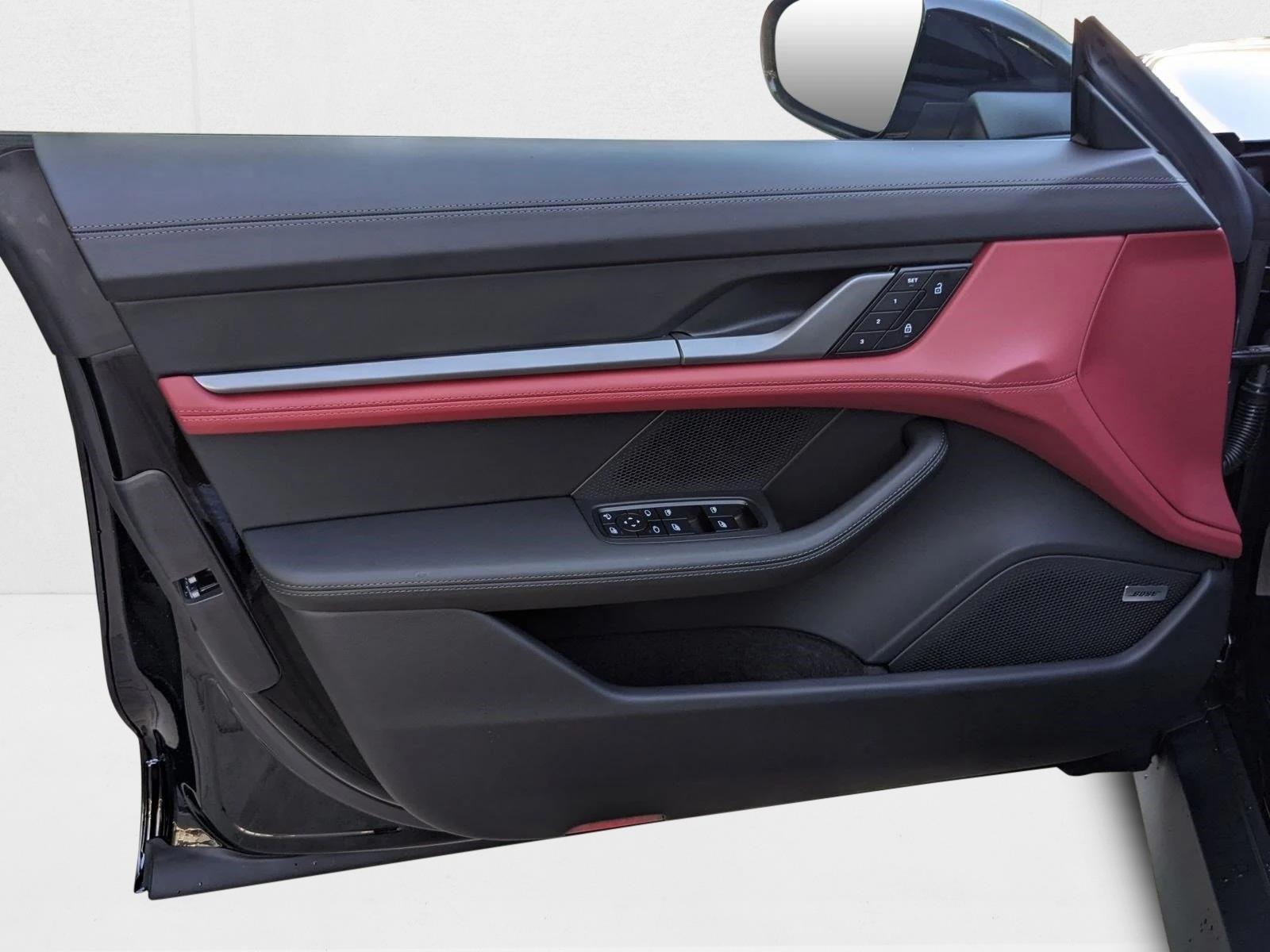 2025 Porsche Taycan Base - Photo 13