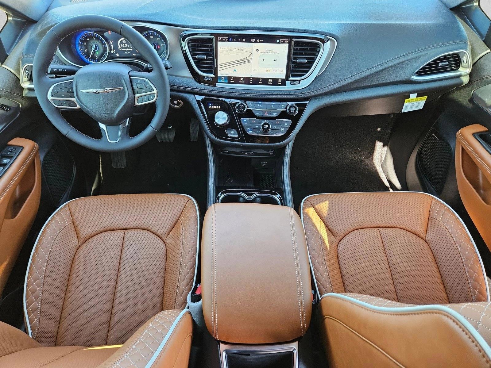 Thumbnail: 2026 Chrysler Pacifica - 3