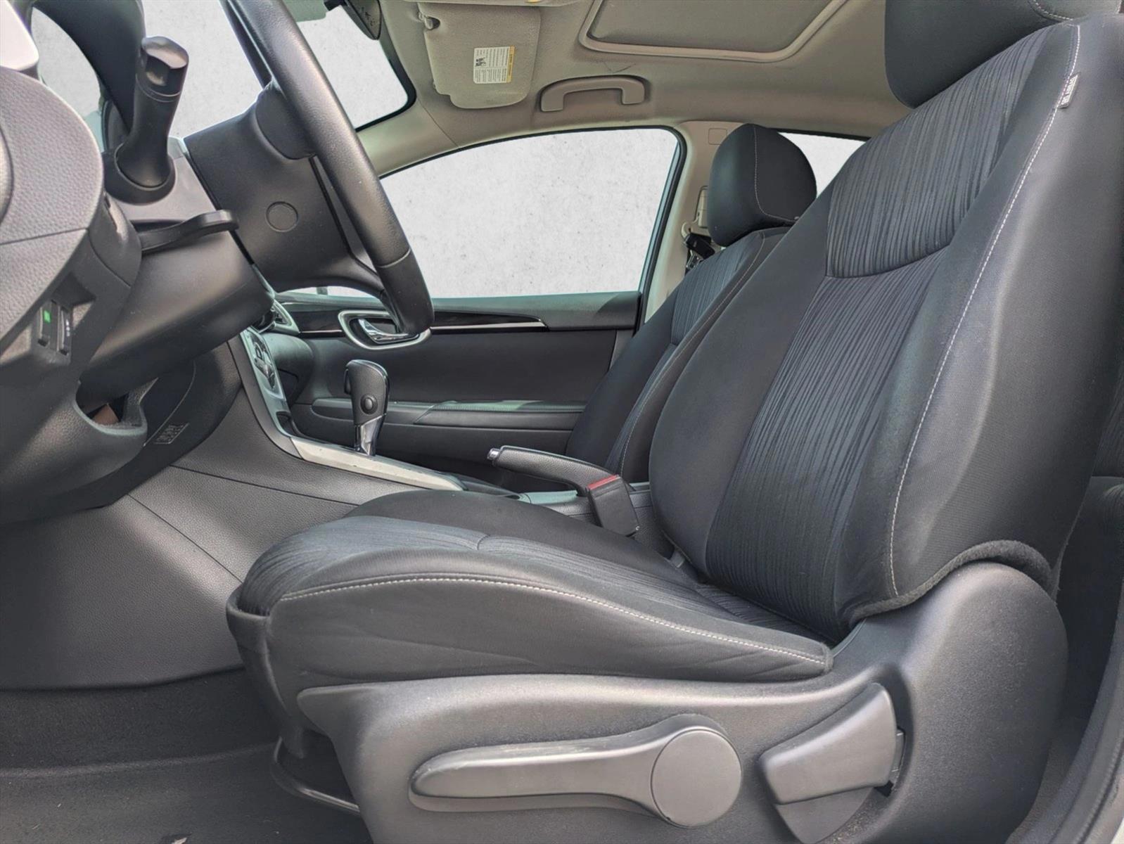 Thumbnail: 2019 Nissan Sentra - 4