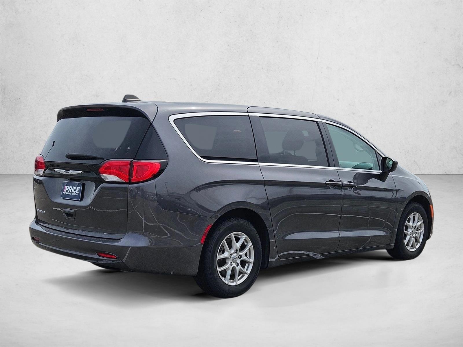 2023 Chrysler Voyager
