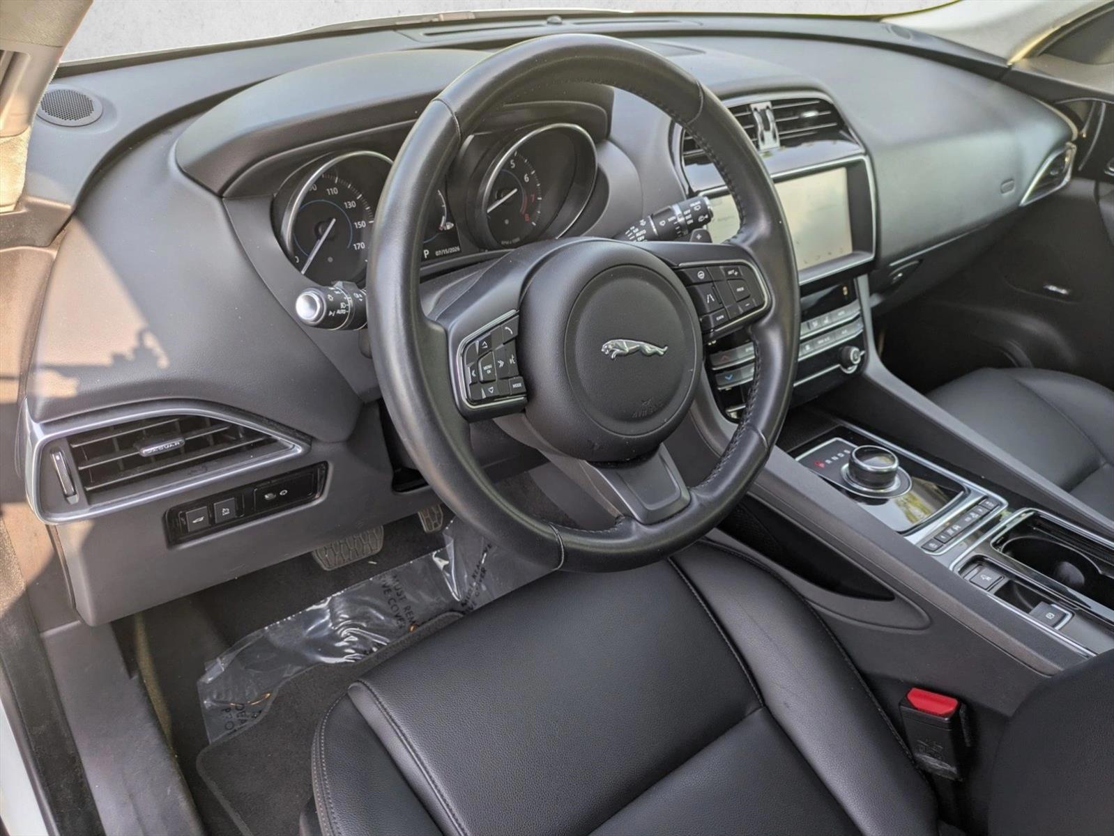 Thumbnail: 2020 Jaguar F-Pace - 3