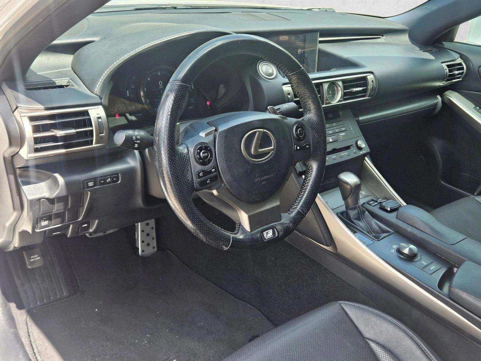 Thumbnail: 2016 Lexus IS - 3