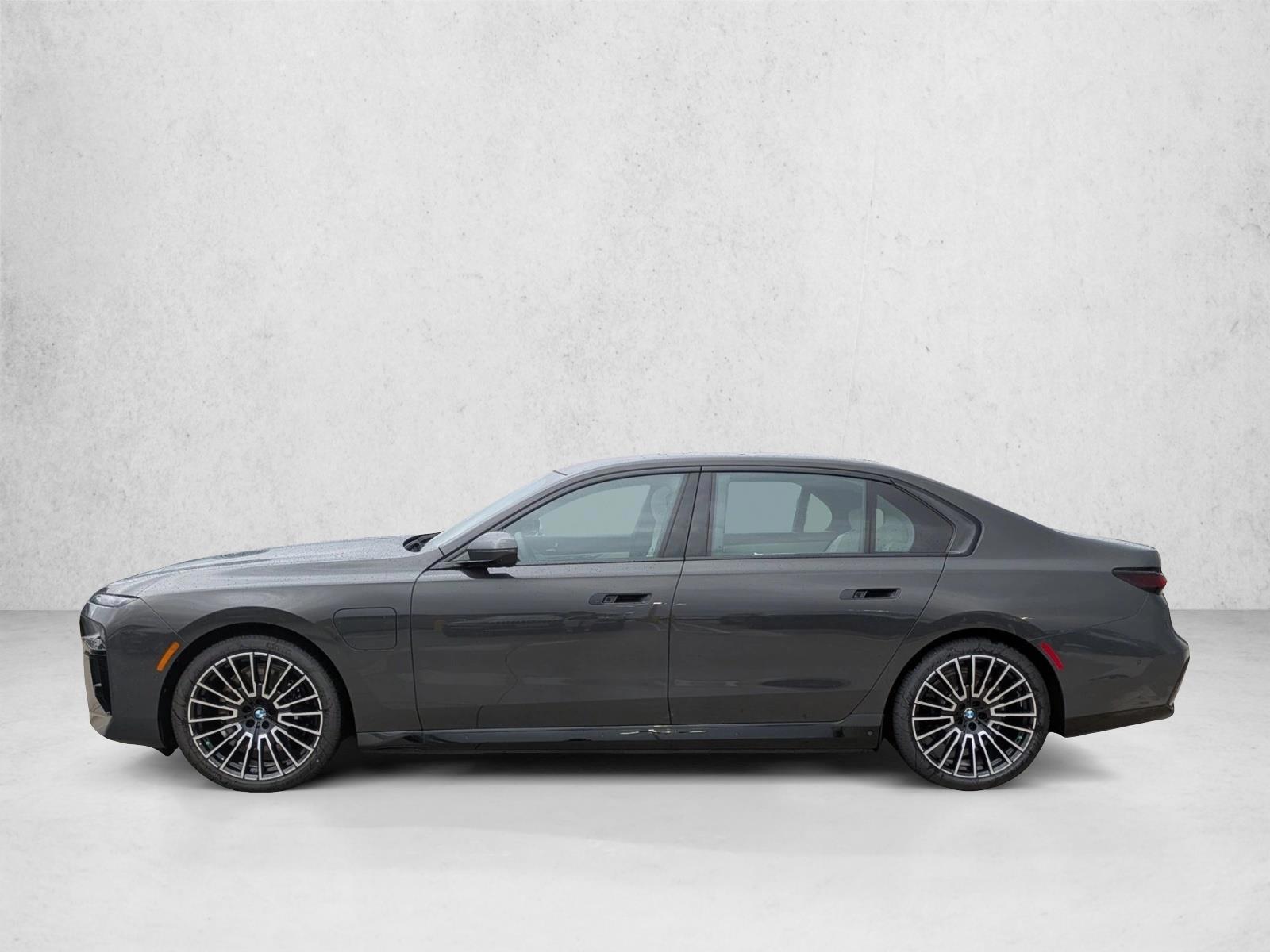 Thumbnail: 2026 BMW 7 Series - 2