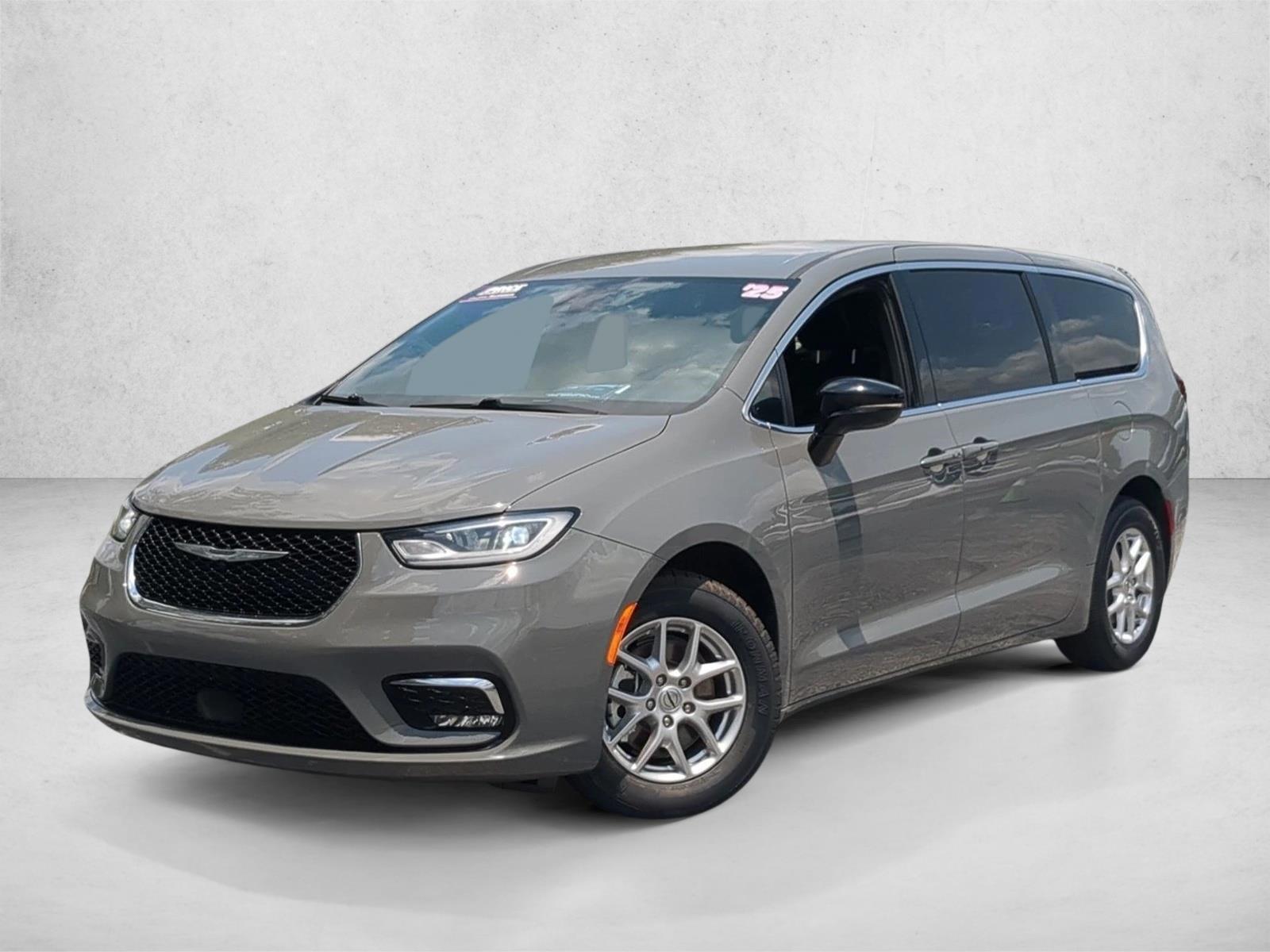 Thumbnail: 2025 Chrysler Pacifica - 1