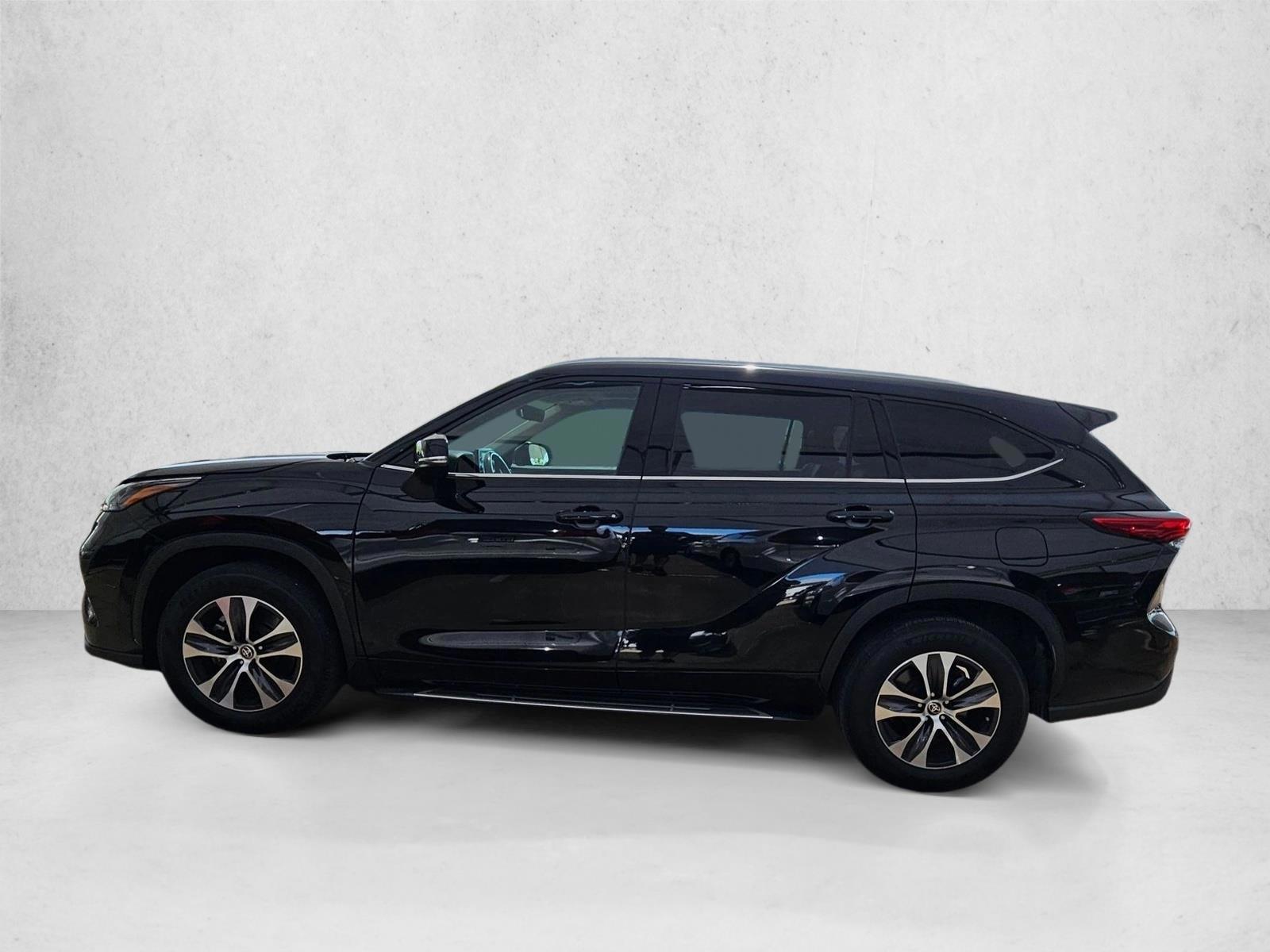 Thumbnail: 2022 Toyota Highlander - 2